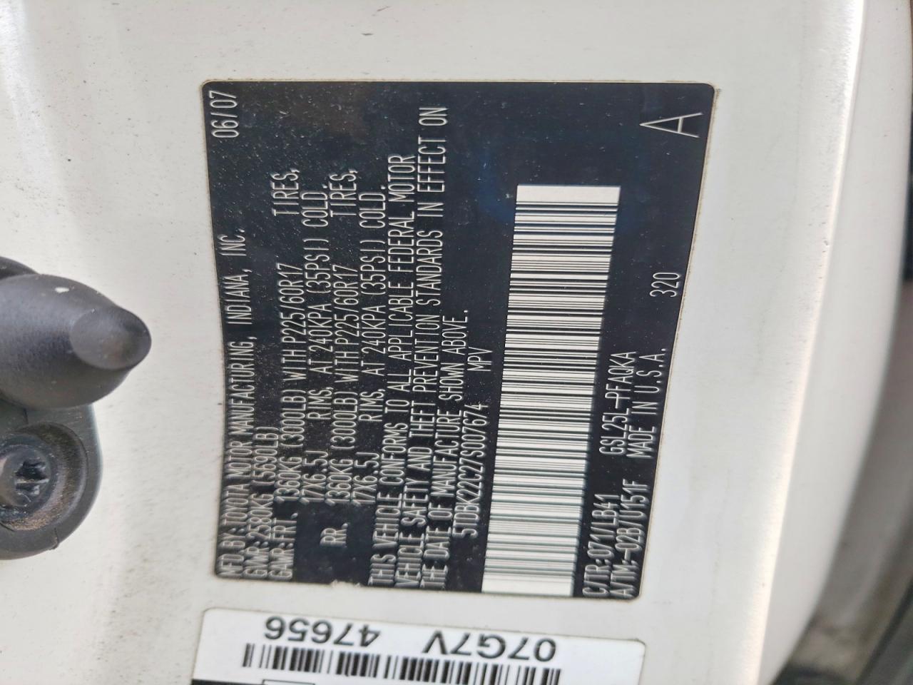 2007 Toyota Sienna White vin: 5TDBK22C27S007674