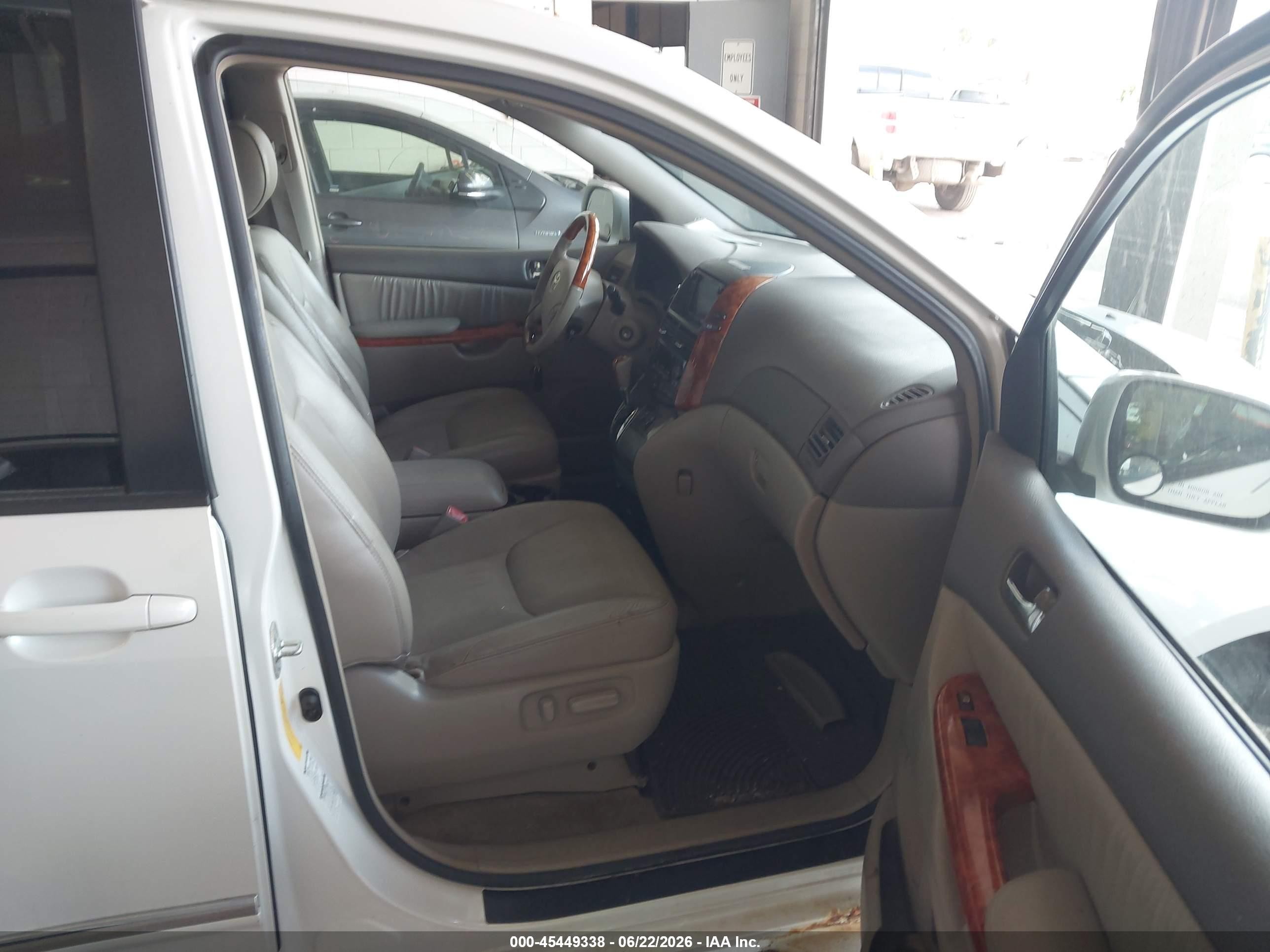 2008 Toyota Sienna Limited Белый vin: 5TDBK22C28S017459