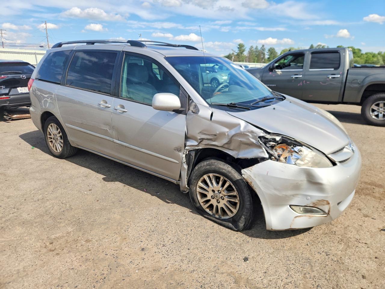 2009 Toyota Sienna Xle Silver vin: 5TDBK22C29S026907