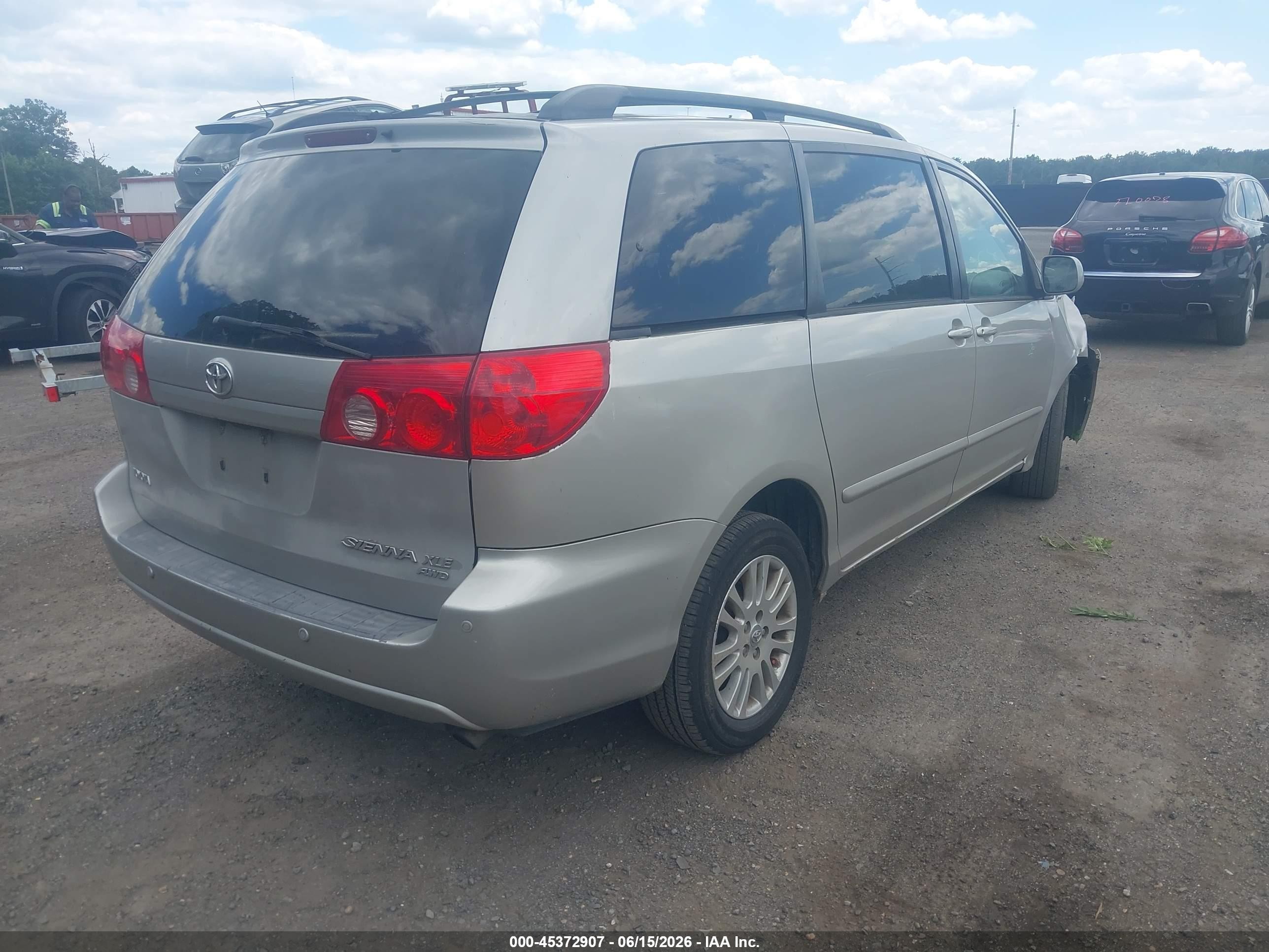 2007 Toyota Sienna Xle Silver vin: 5TDBK22C37S002564
