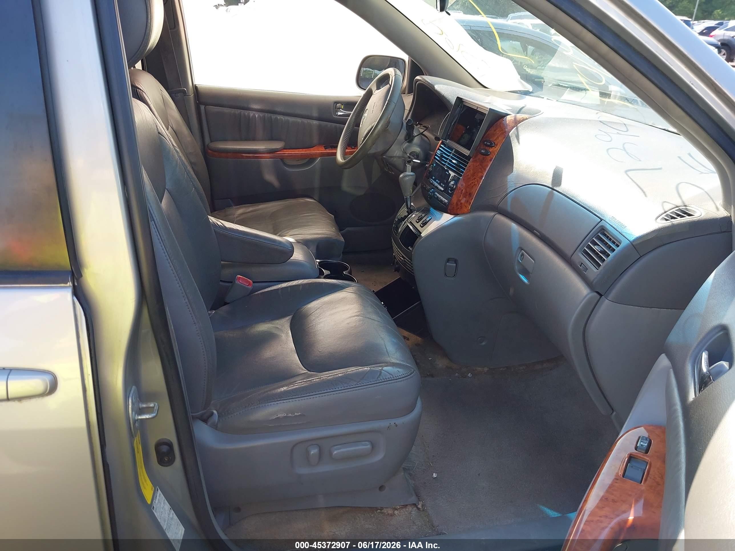 2007 Toyota Sienna Xle Silver vin: 5TDBK22C37S002564