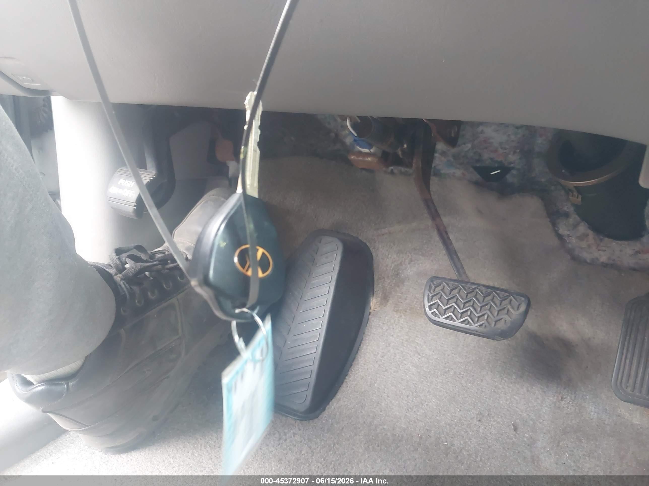 2007 Toyota Sienna Xle Silver vin: 5TDBK22C37S002564