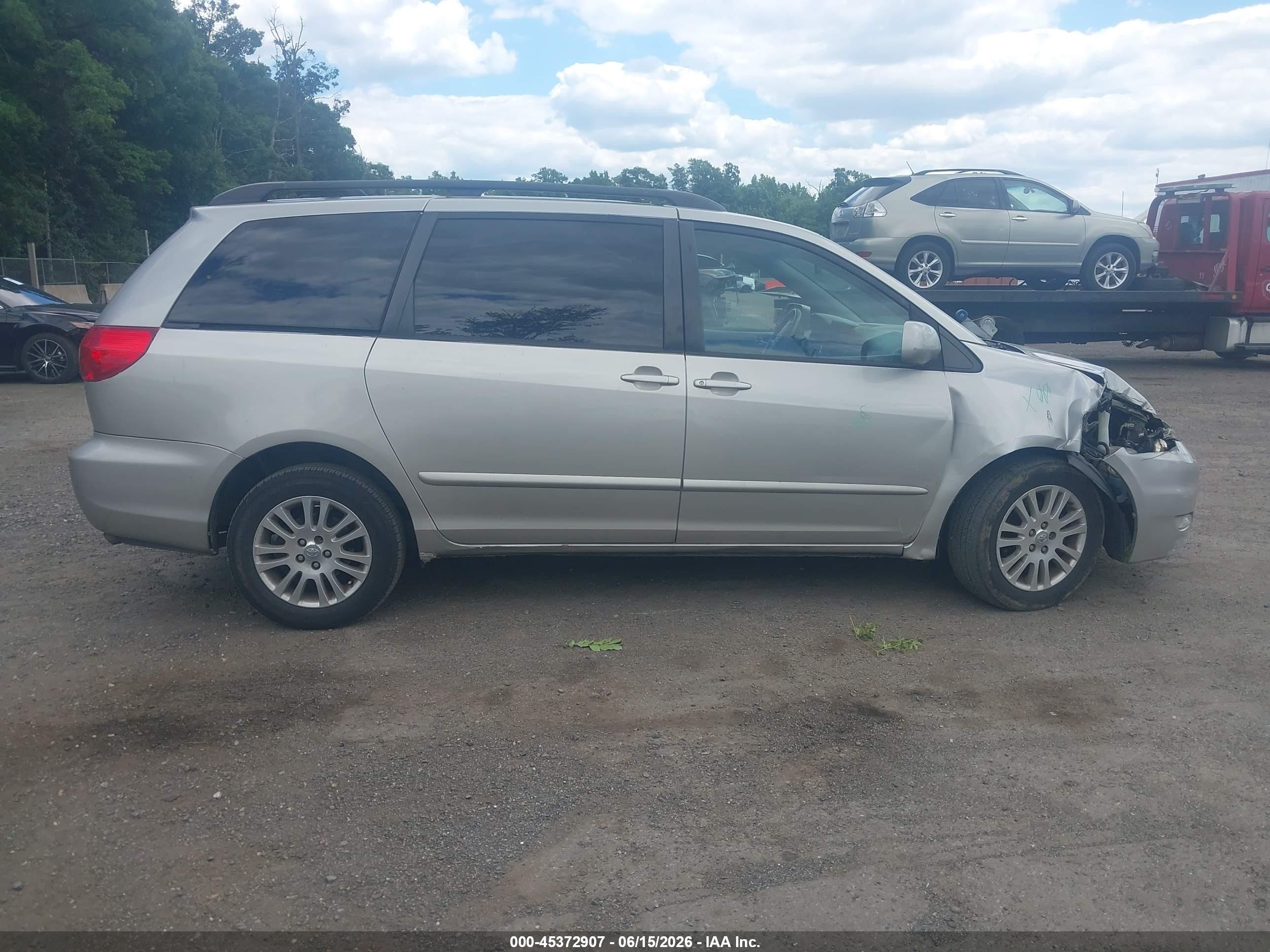 2007 Toyota Sienna Xle Silver vin: 5TDBK22C37S002564