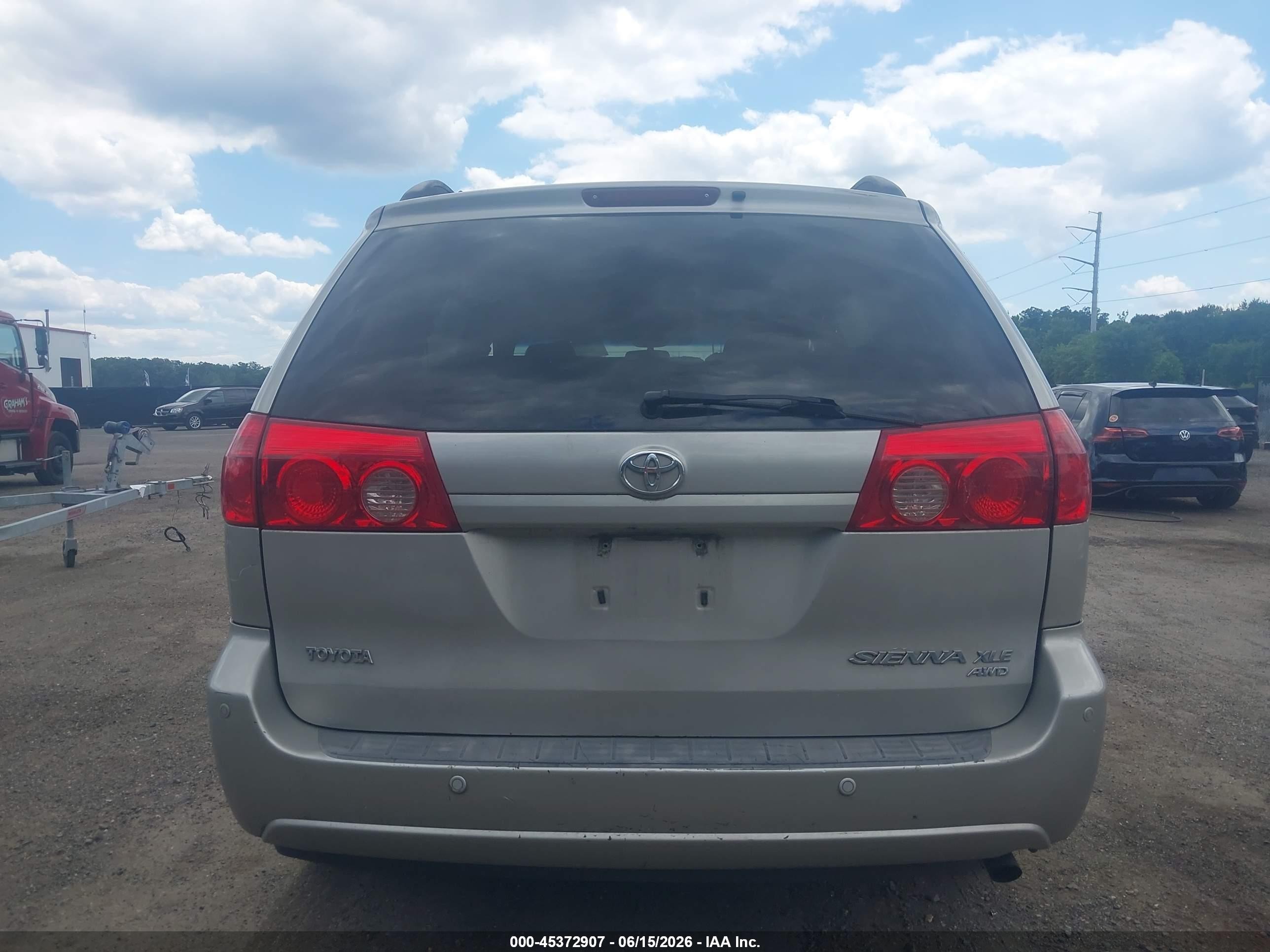 2007 Toyota Sienna Xle Silver vin: 5TDBK22C37S002564