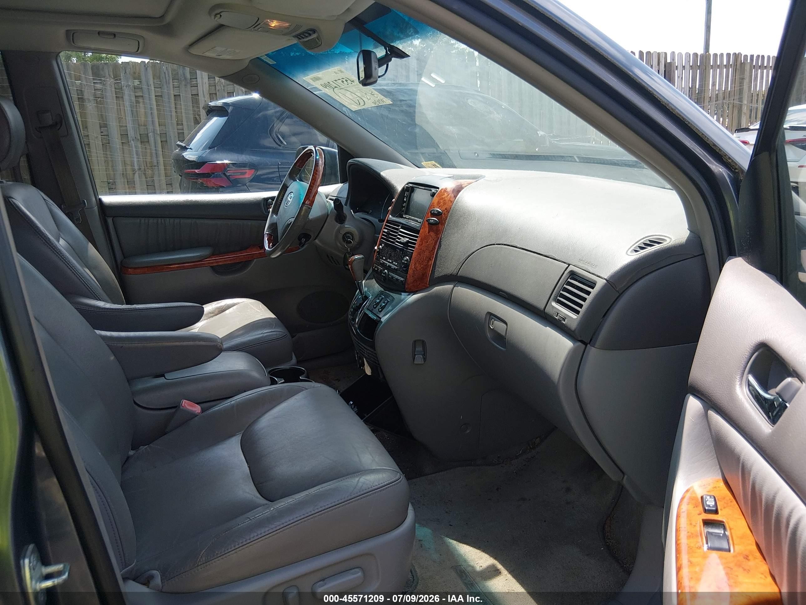 2008 Toyota Sienna Limited Gray vin: 5TDBK22C38S009385