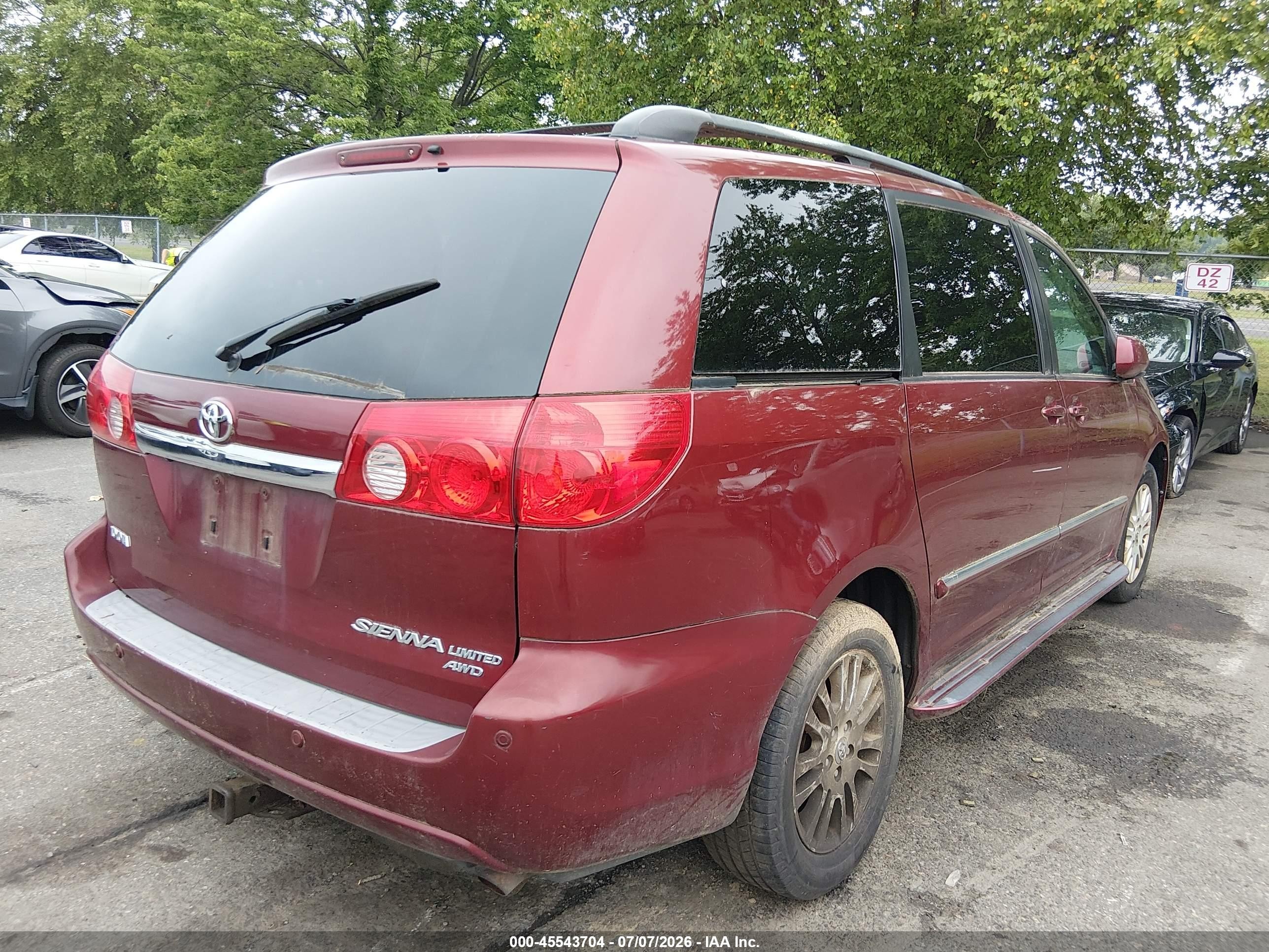 2008 Toyota Sienna Limited Red vin: 5TDBK22C38S009869