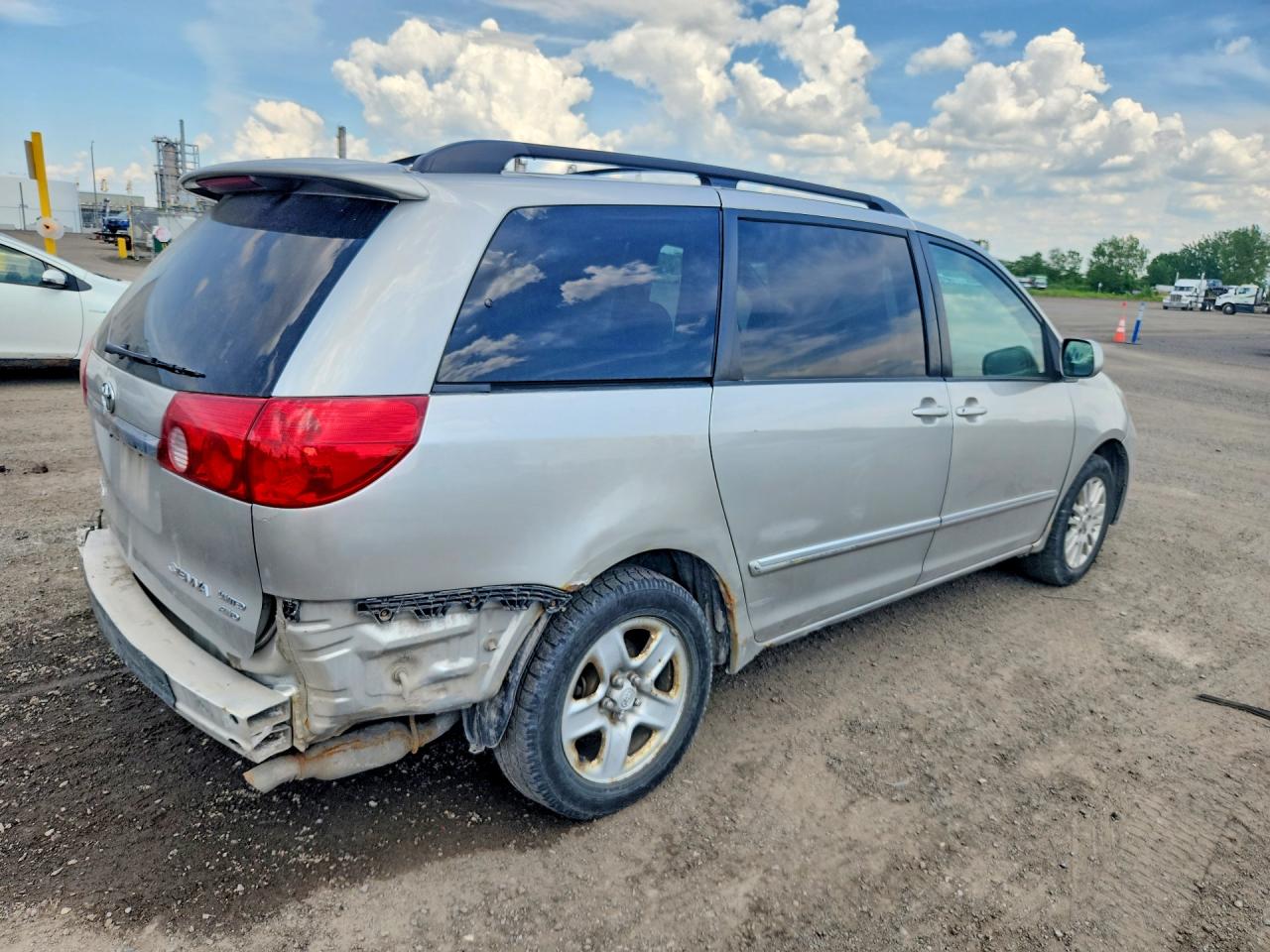 2007 Toyota Sienna Xle 7-passenger Beige vin: 5TDBK22C47S001214