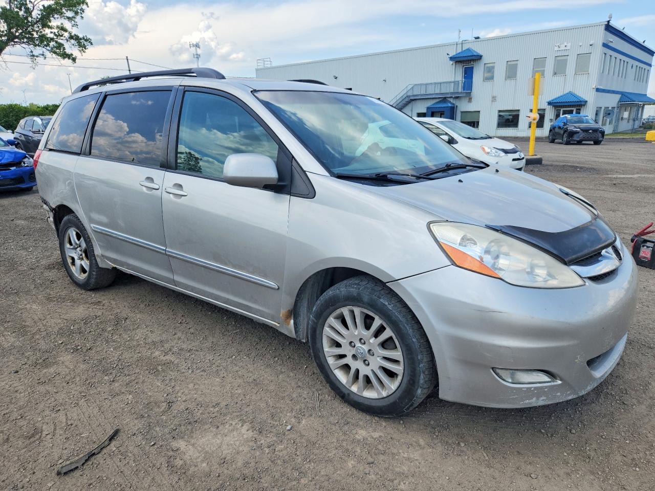 2007 Toyota Sienna Xle 7-passenger Beige vin: 5TDBK22C47S001214