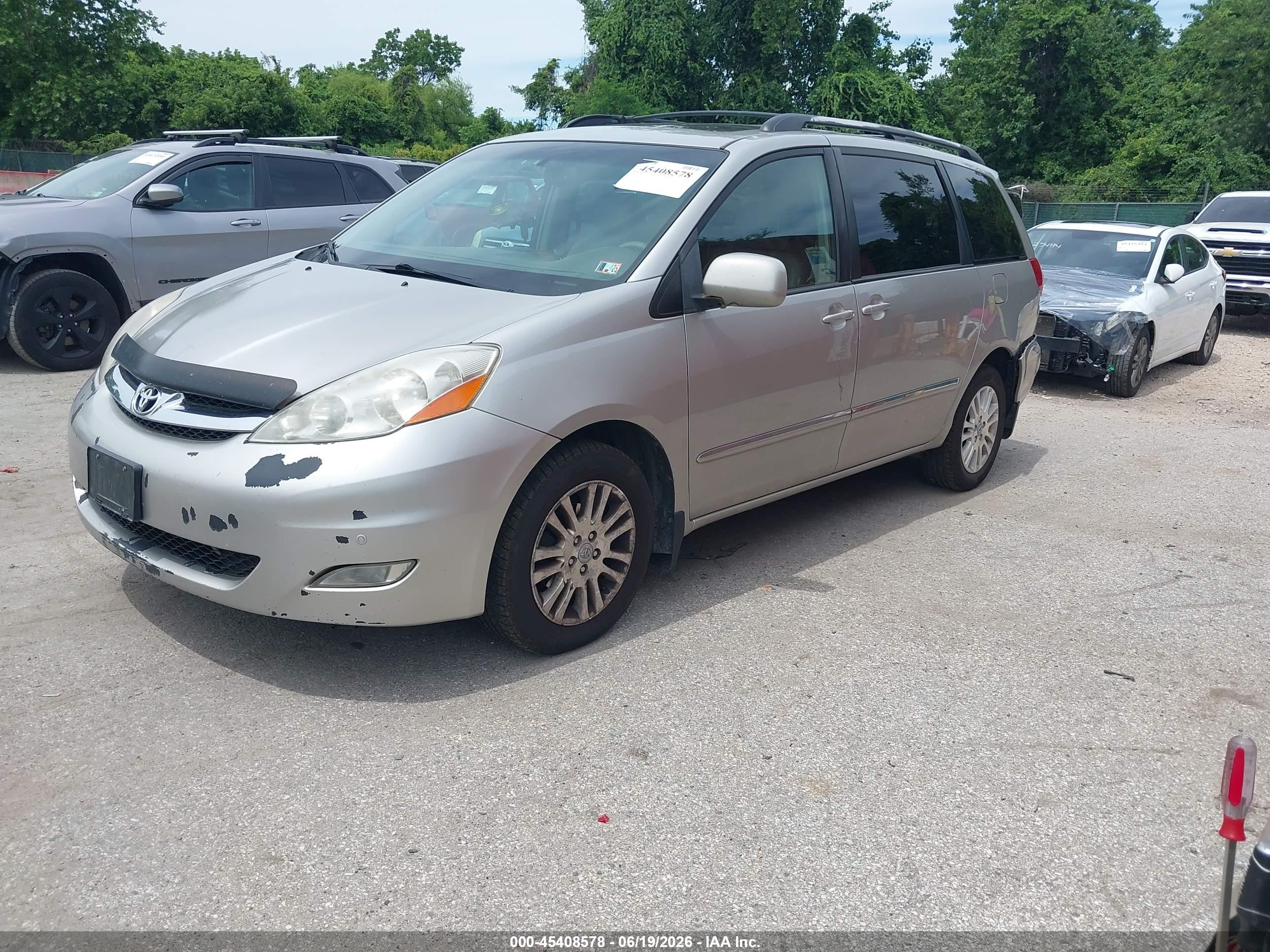 2008 Toyota Sienna Limited Silver vin: 5TDBK22C48S014899