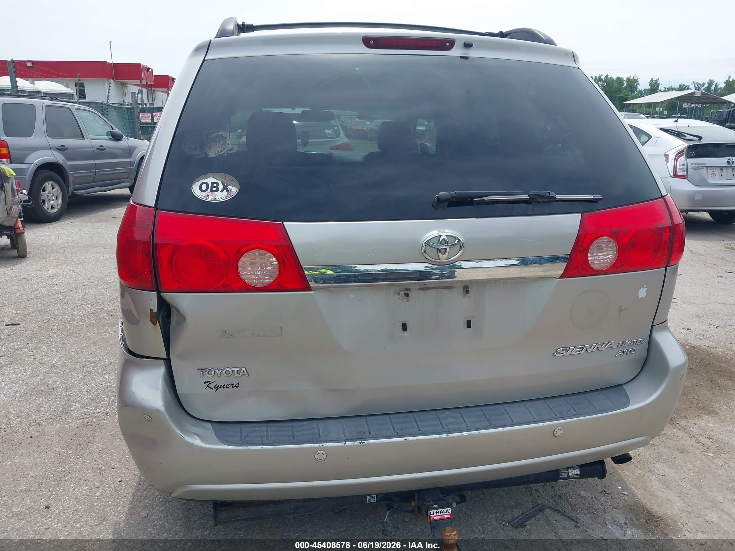2008 Toyota Sienna Limited Silver vin: 5TDBK22C48S014899