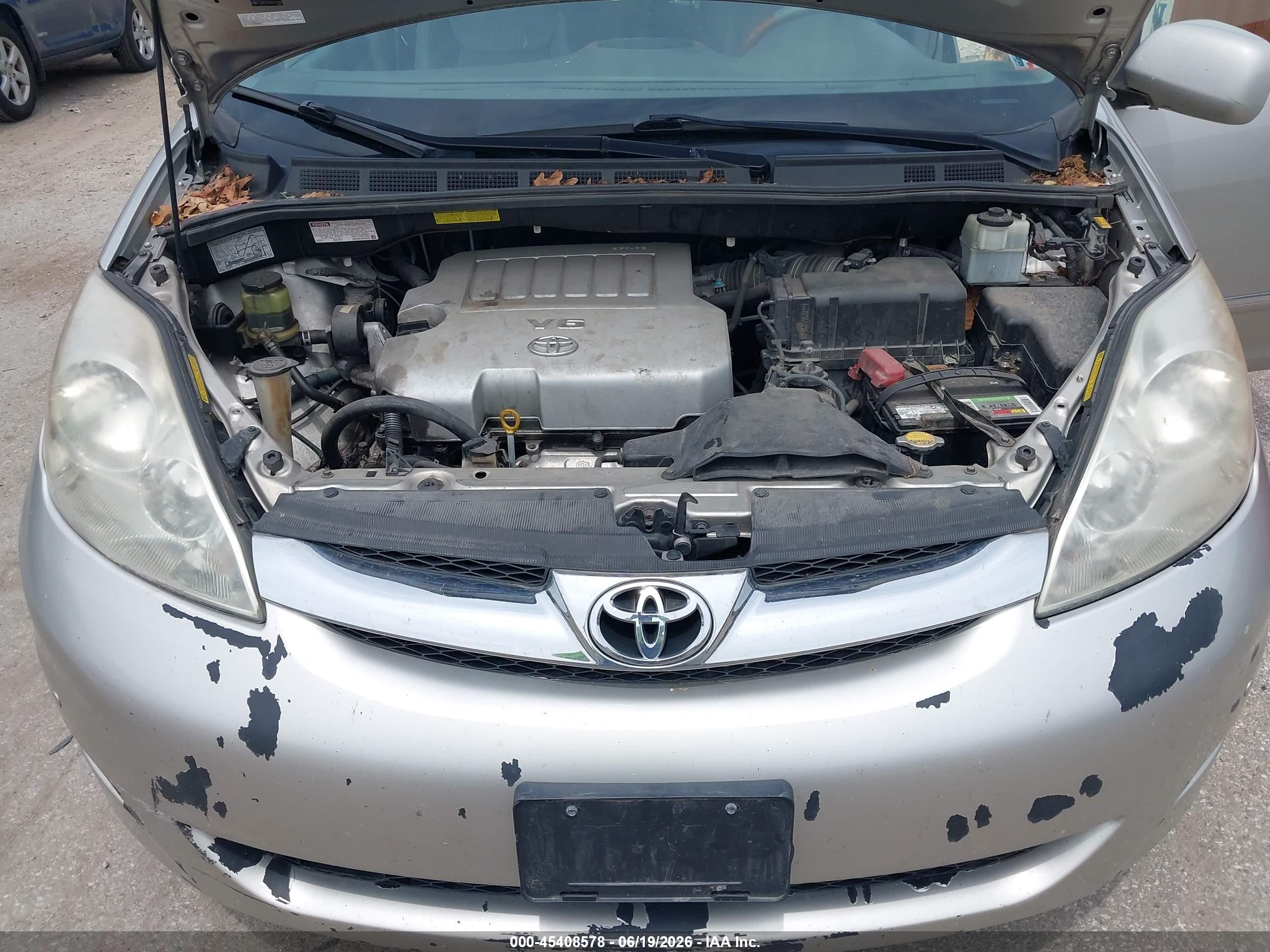 2008 Toyota Sienna Limited Silver vin: 5TDBK22C48S014899