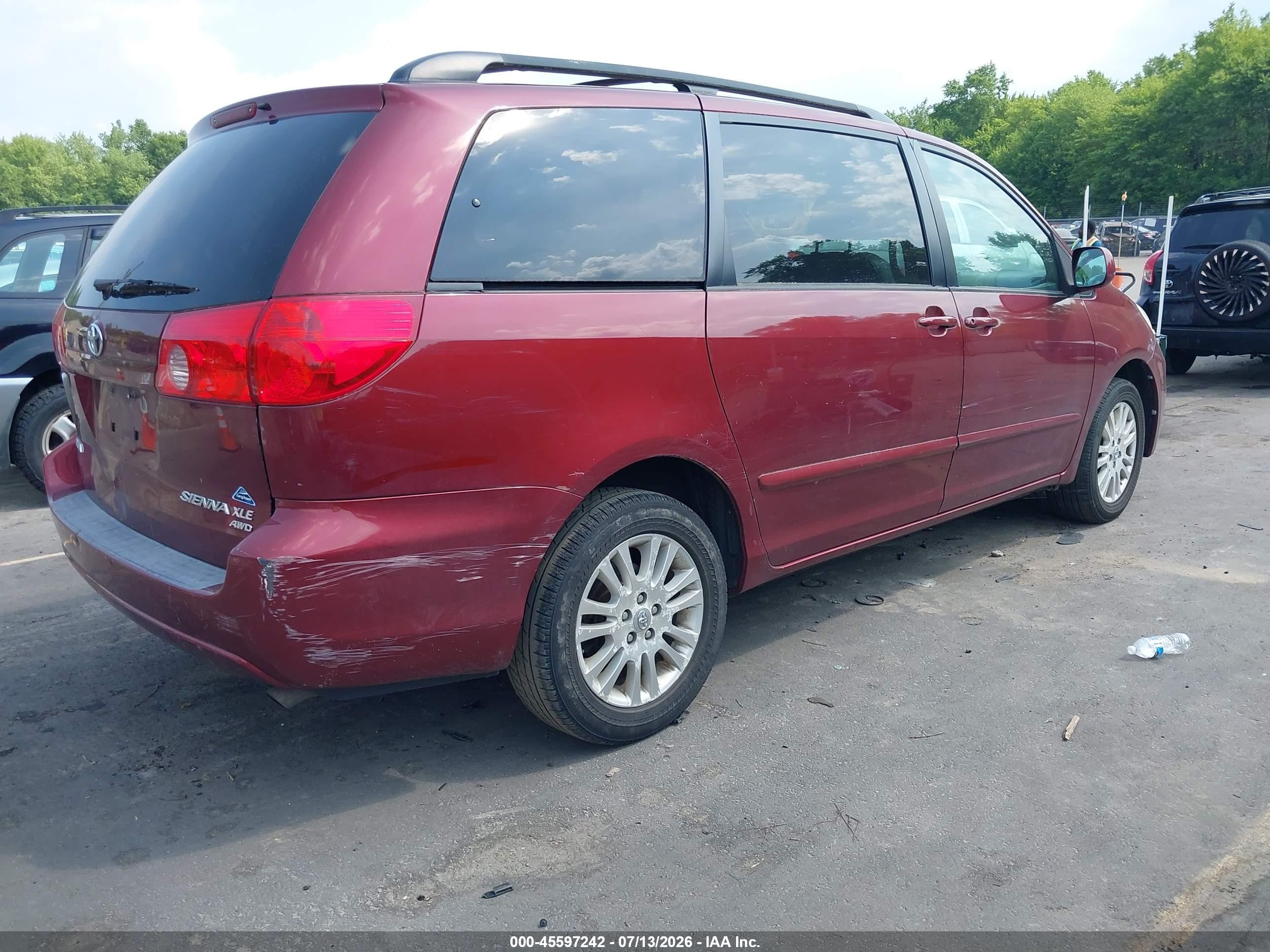 2007 Toyota Sienna Xle Красный vin: 5TDBK22C67S008682
