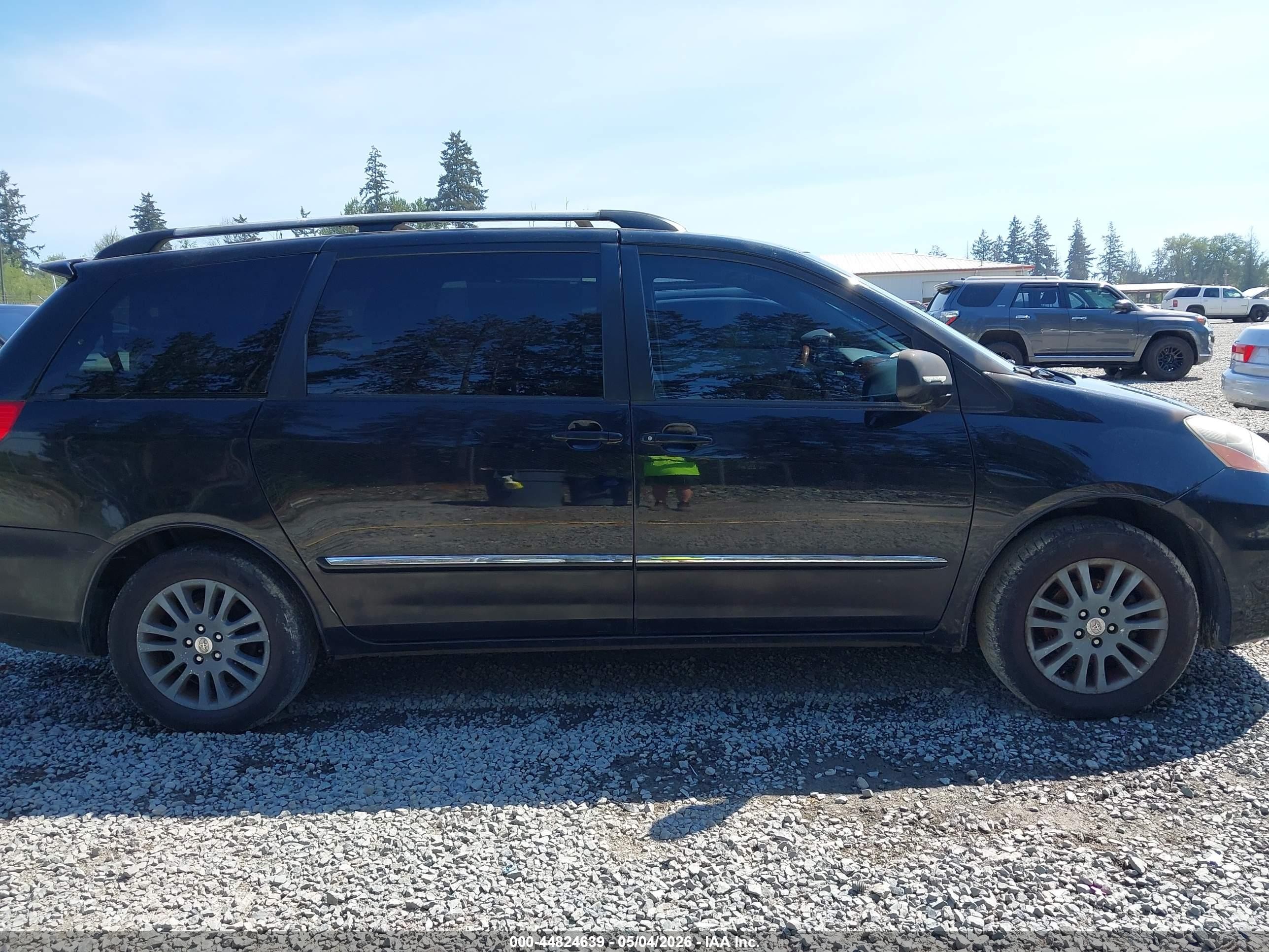 2008 Toyota Sienna Limited Black vin: 5TDBK22C68S015861