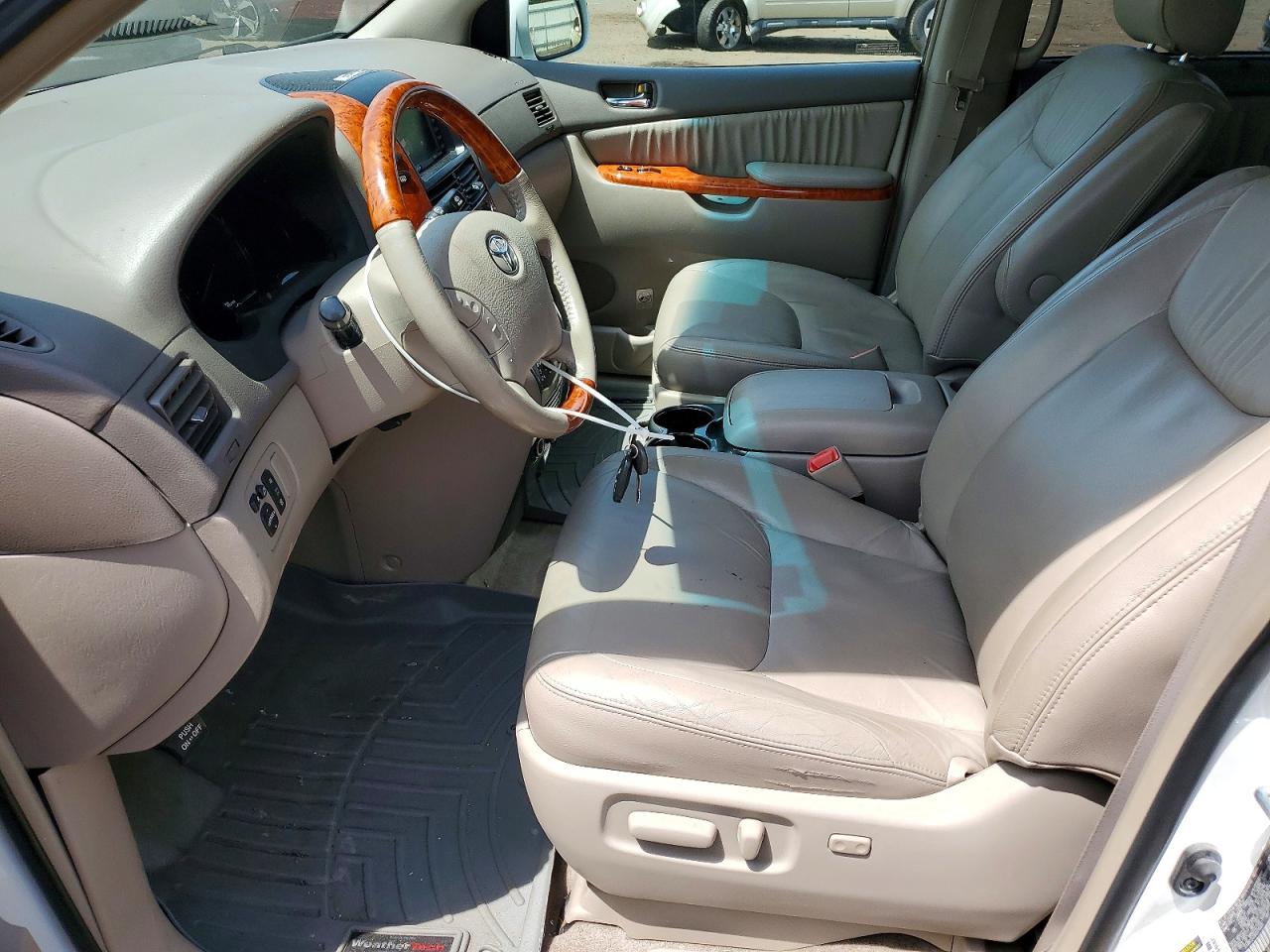 2008 Toyota Sienna Xle Limited Белый vin: 5TDBK22C68S016685