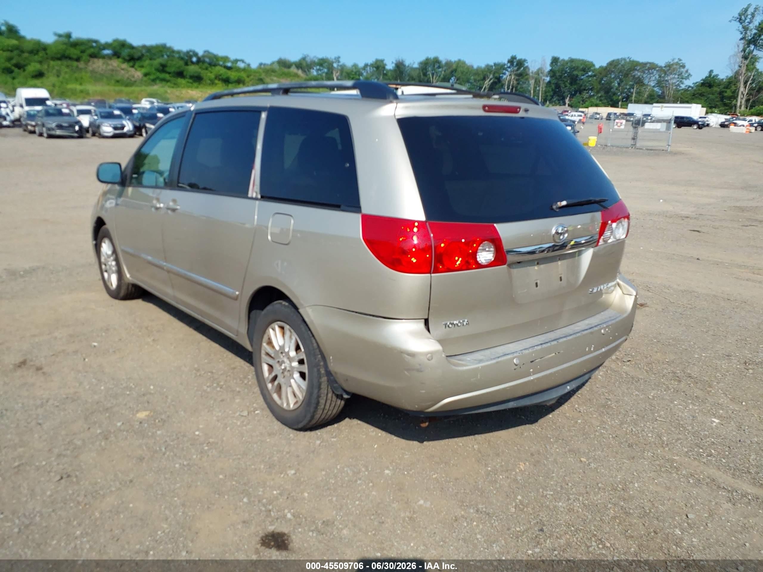 2008 Toyota Sienna Limited Beige vin: 5TDBK22C68S020266