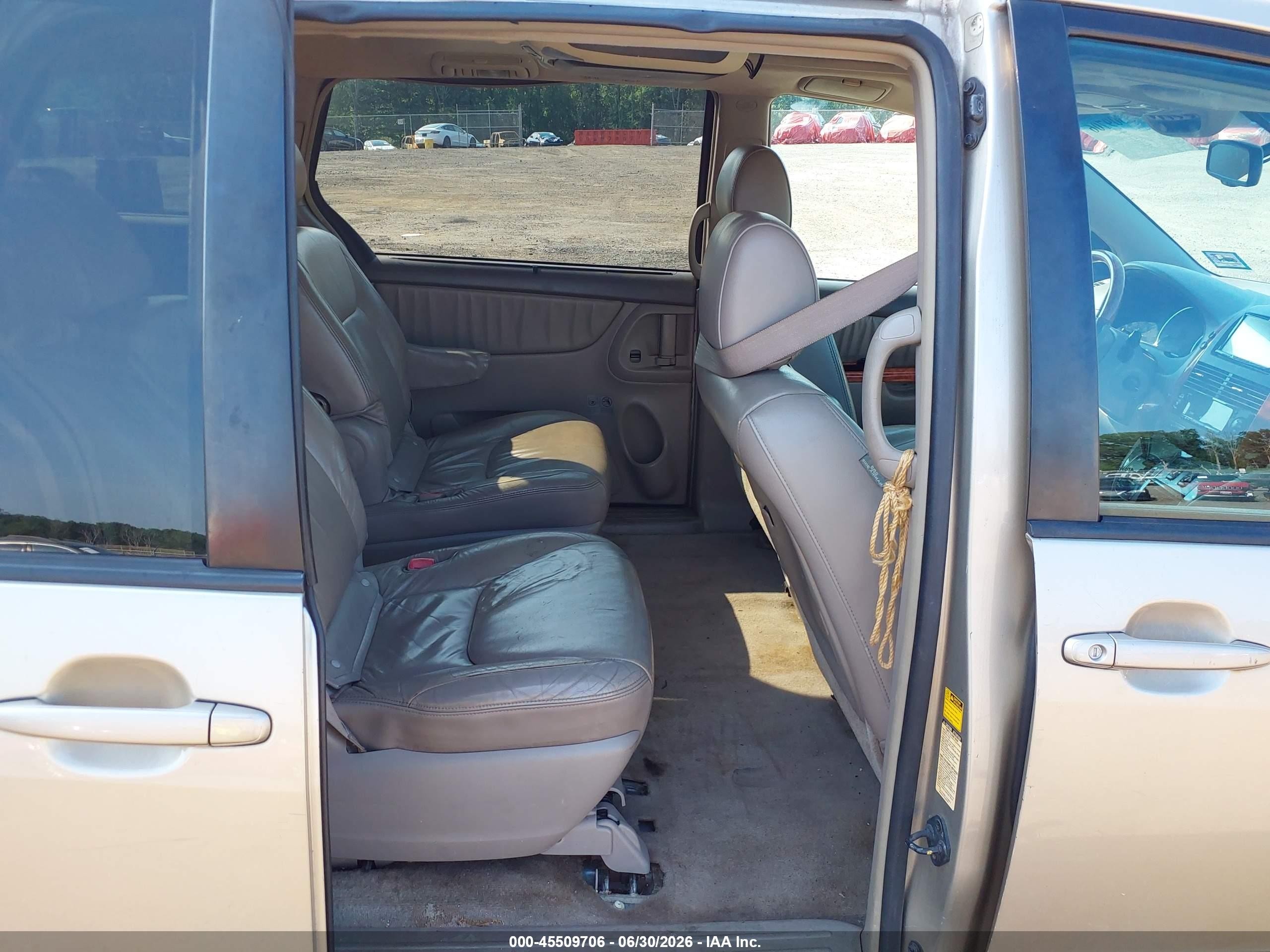 2008 Toyota Sienna Limited Beige vin: 5TDBK22C68S020266