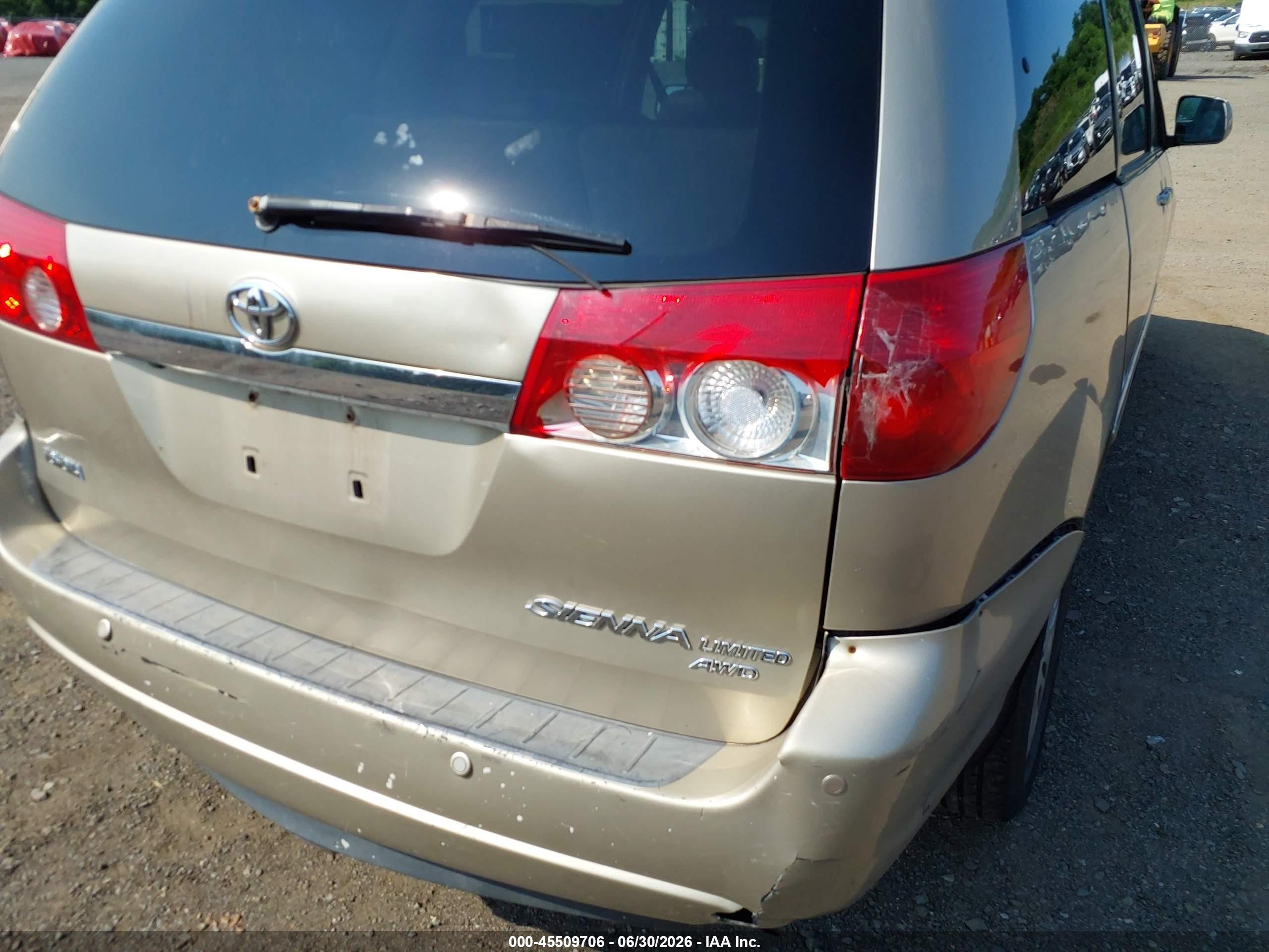 2008 Toyota Sienna Limited Beige vin: 5TDBK22C68S020266