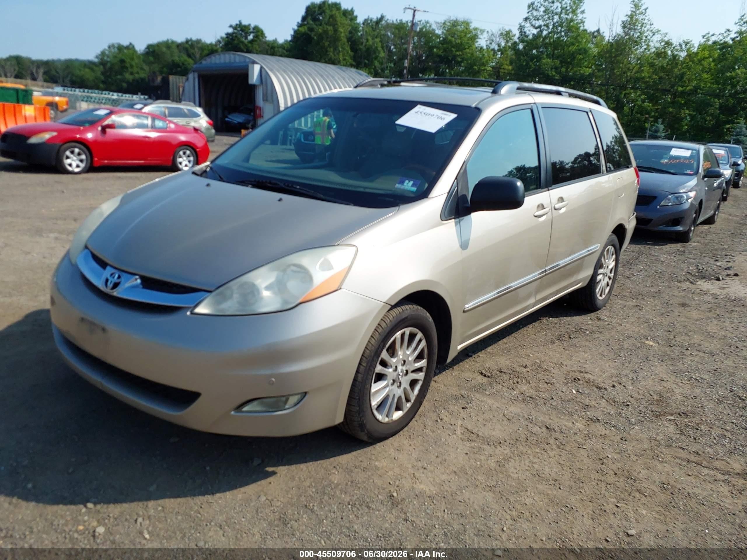 2008 Toyota Sienna Limited Beige vin: 5TDBK22C68S020266