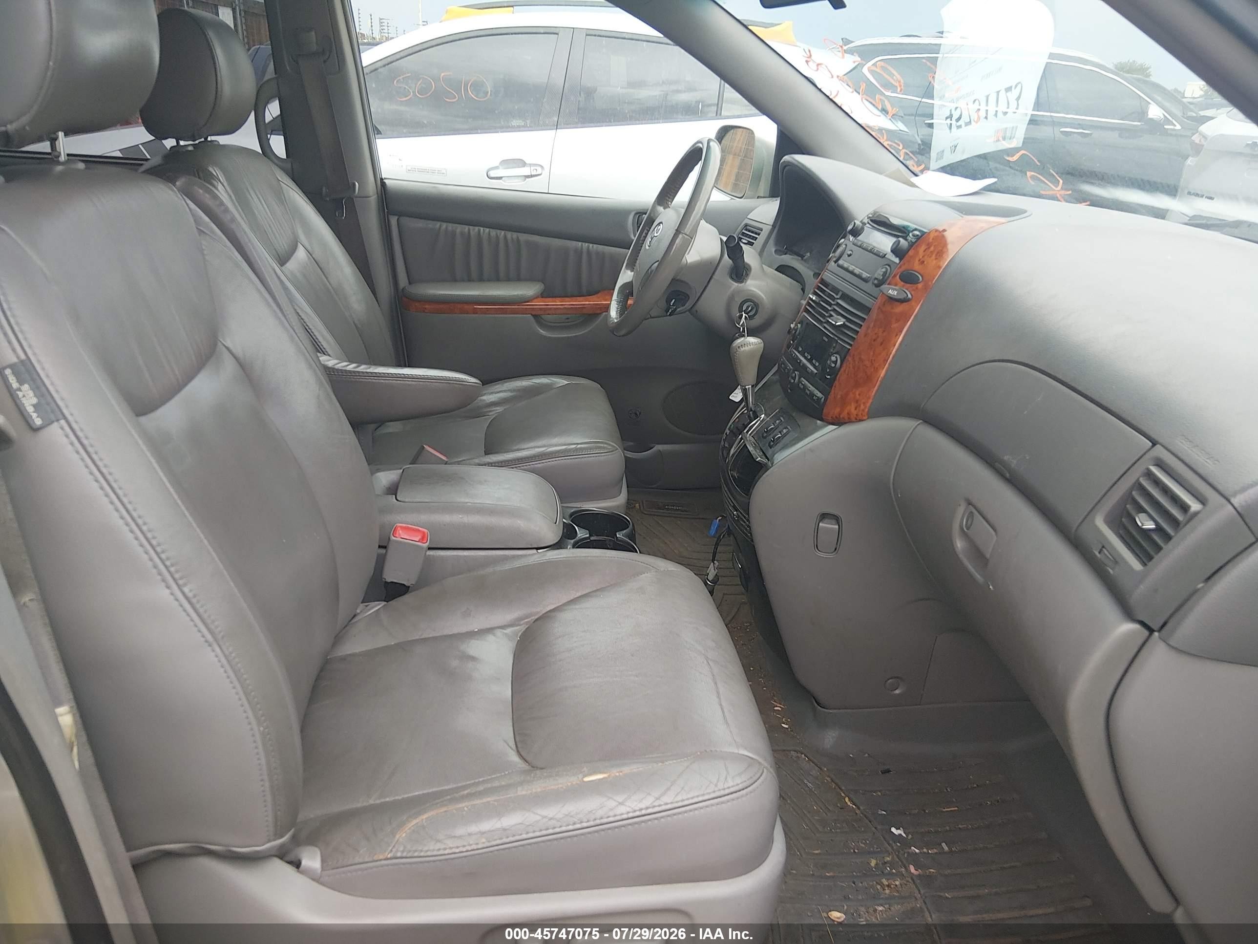 2008 Toyota Sienna Xle Серебряный vin: 5TDBK22C78S009437