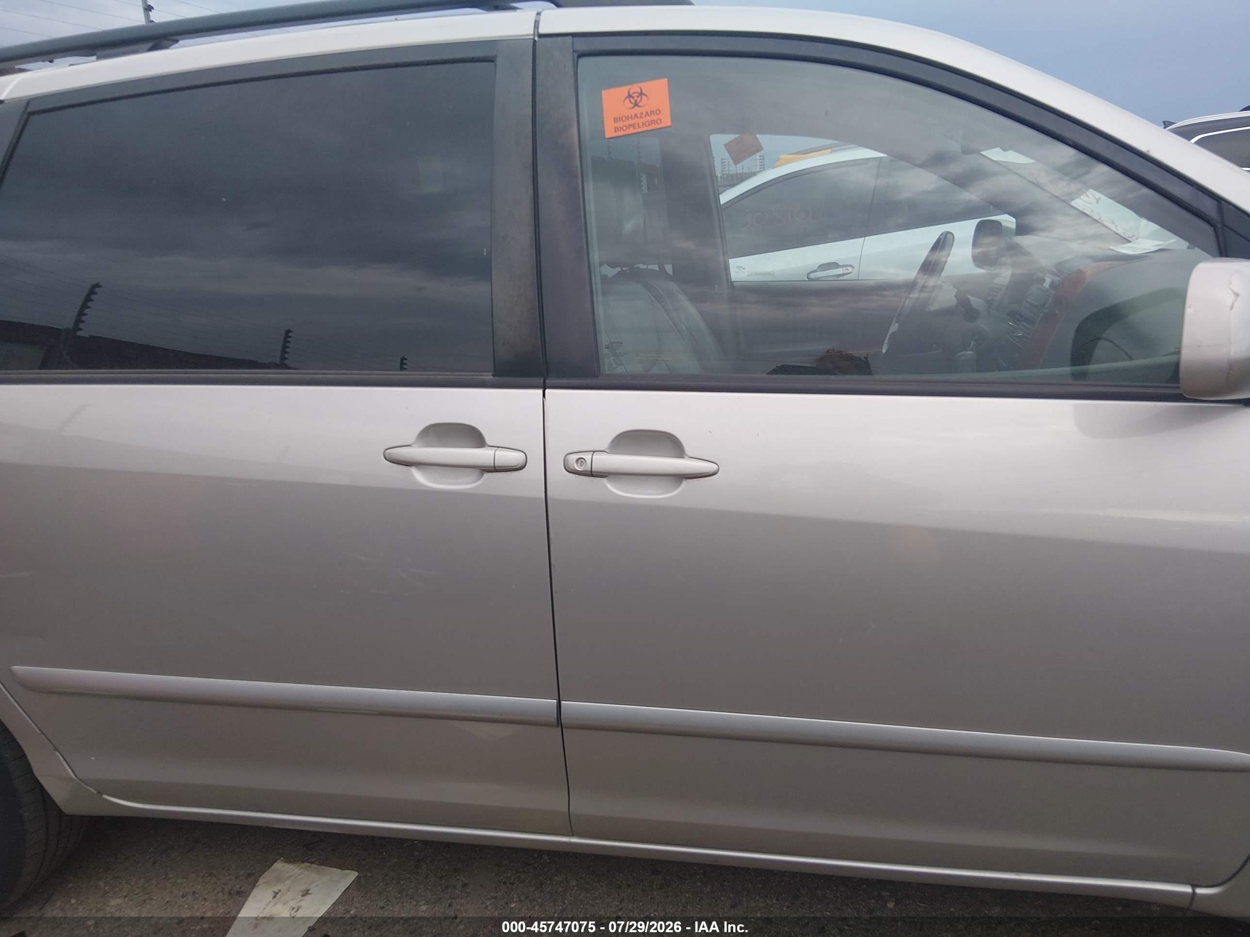 2008 Toyota Sienna Xle Серебряный vin: 5TDBK22C78S009437