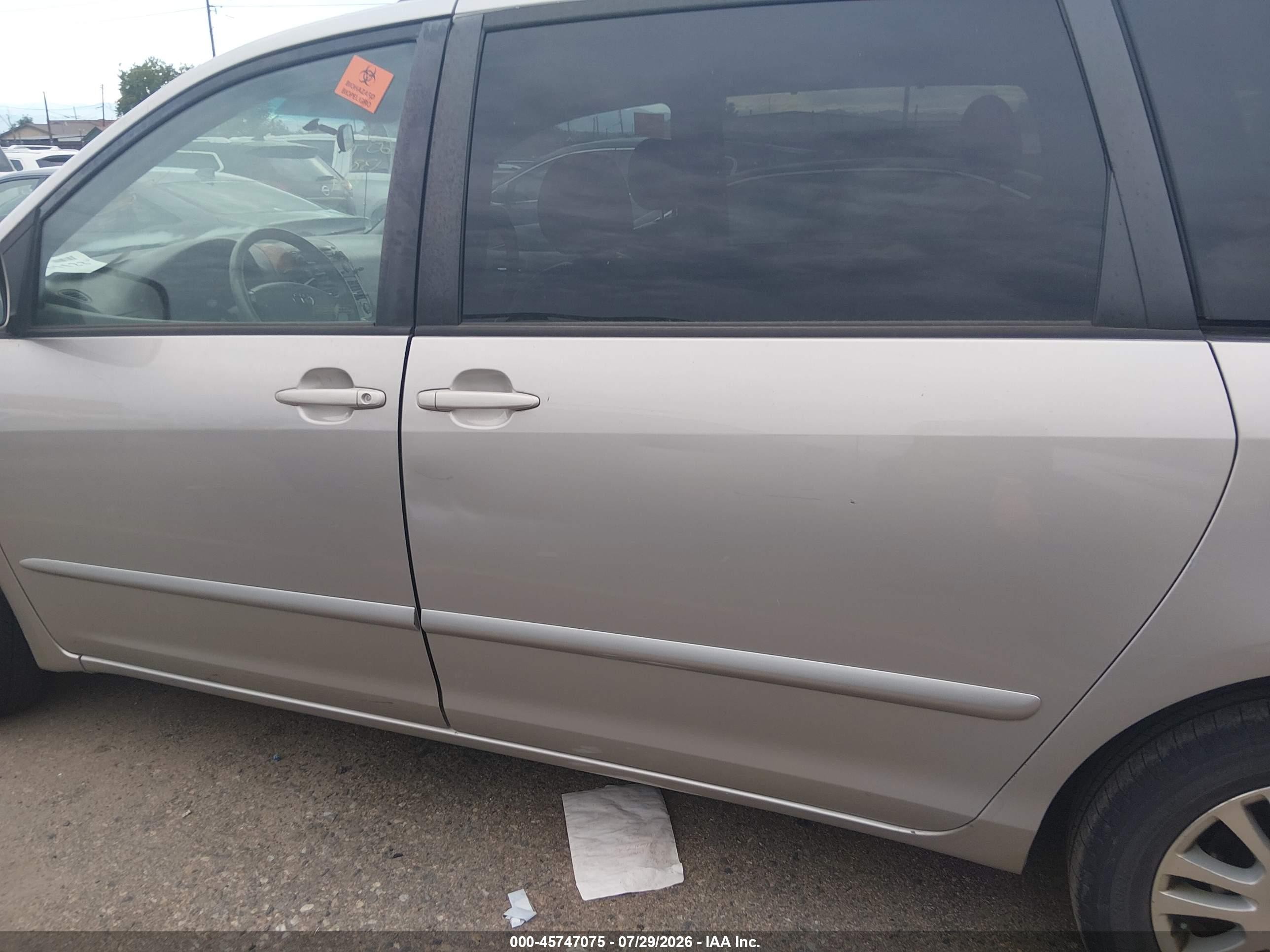 2008 Toyota Sienna Xle Серебряный vin: 5TDBK22C78S009437