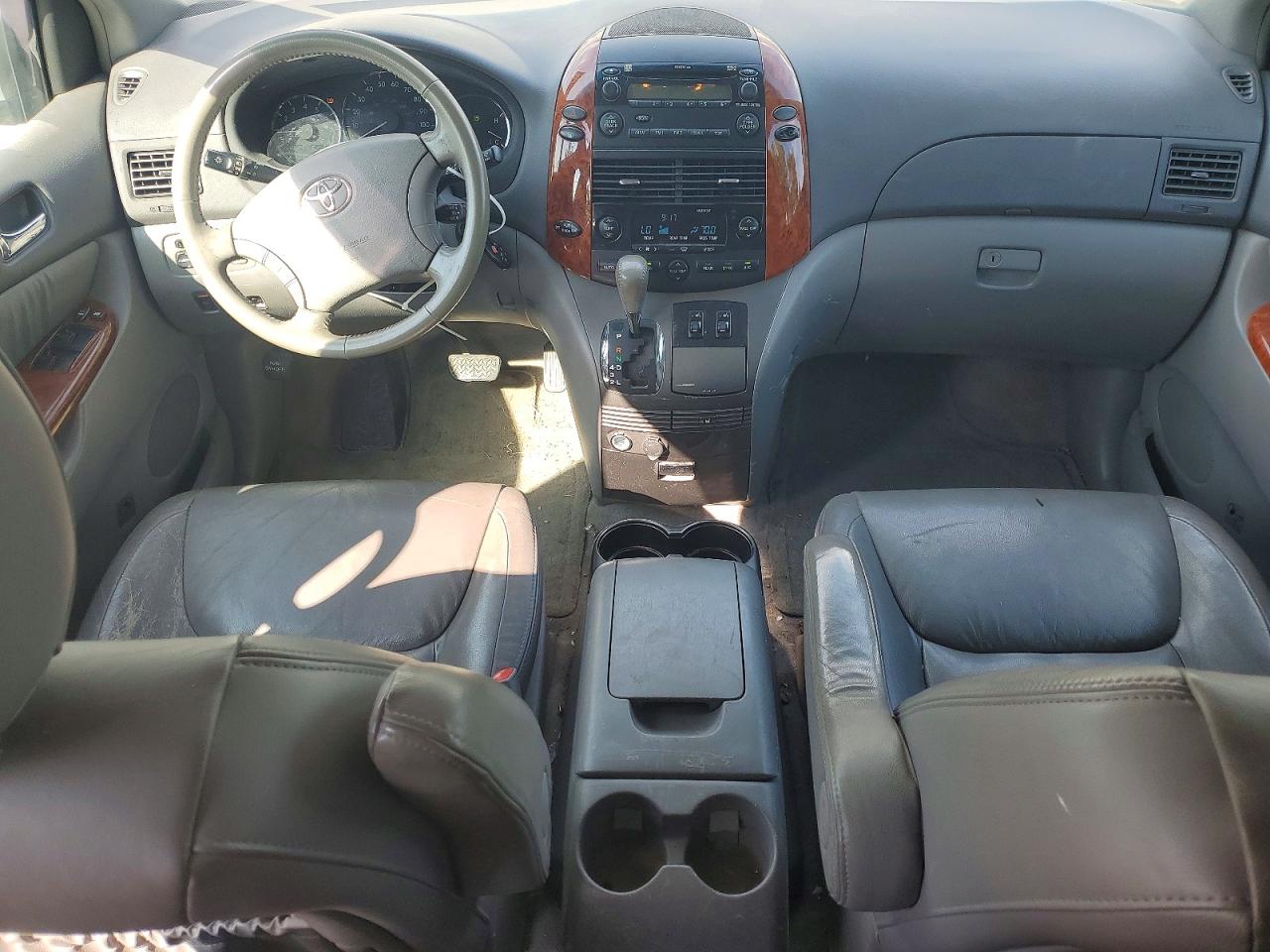 2009 Toyota Sienna Xle Silver vin: 5TDBK22C79S025395