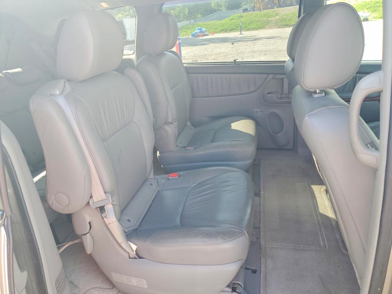 2009 Toyota Sienna Xle Silver vin: 5TDBK22C79S025395