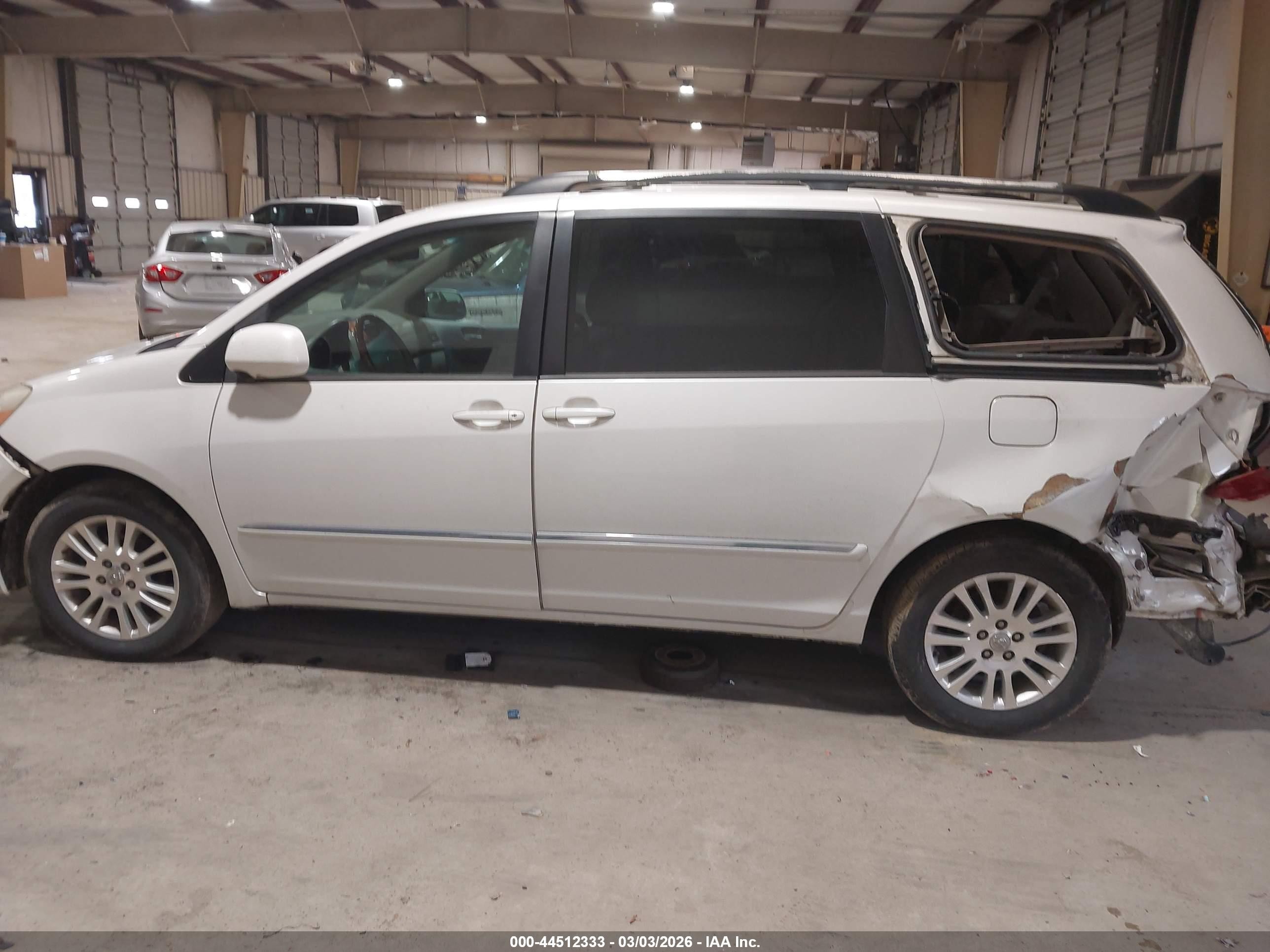 2007 Toyota Sienna Xle Limited White vin: 5TDBK22C87S001426