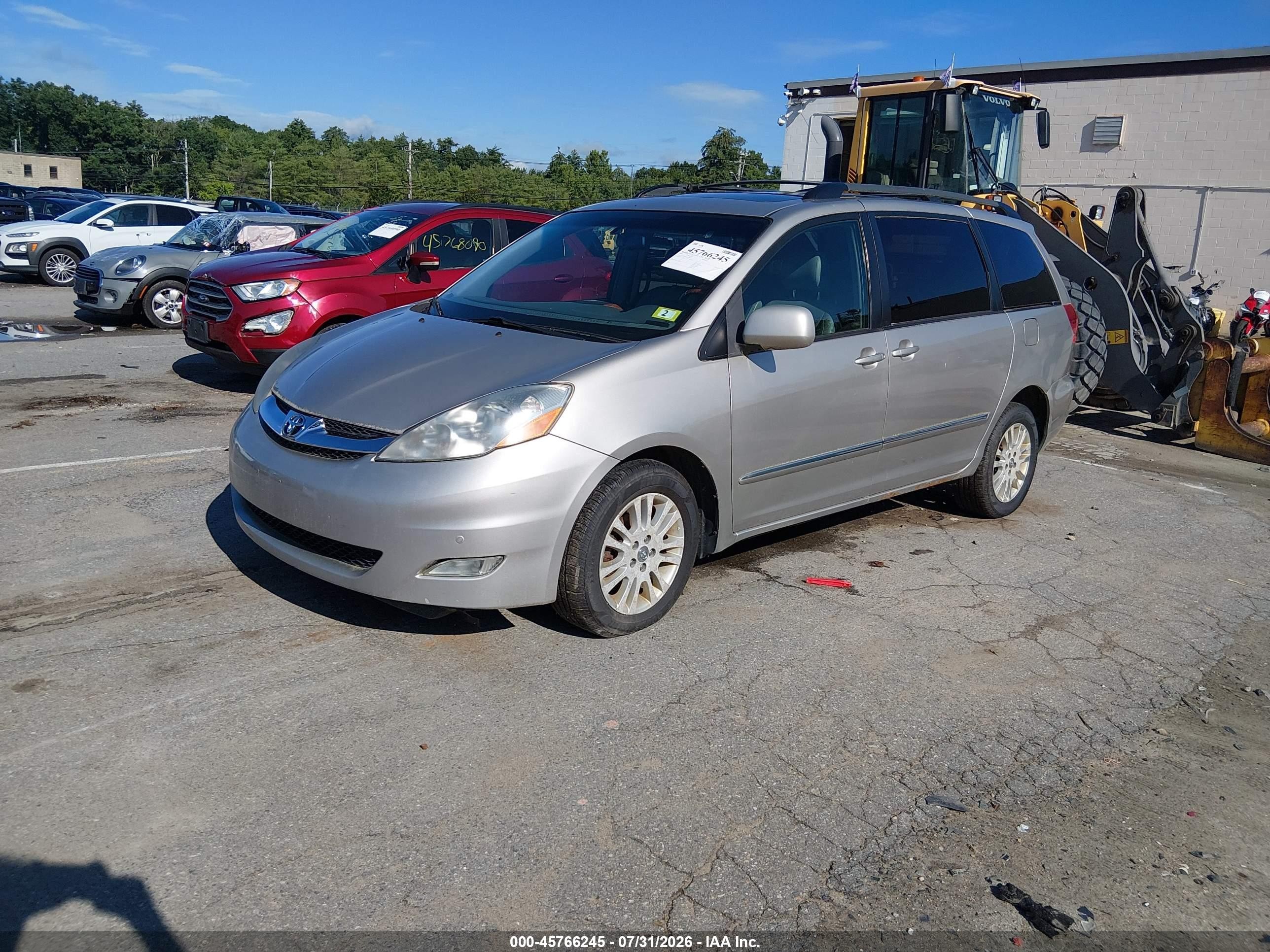 2008 Toyota Sienna Limited Silver vin: 5TDBK22C88S019460