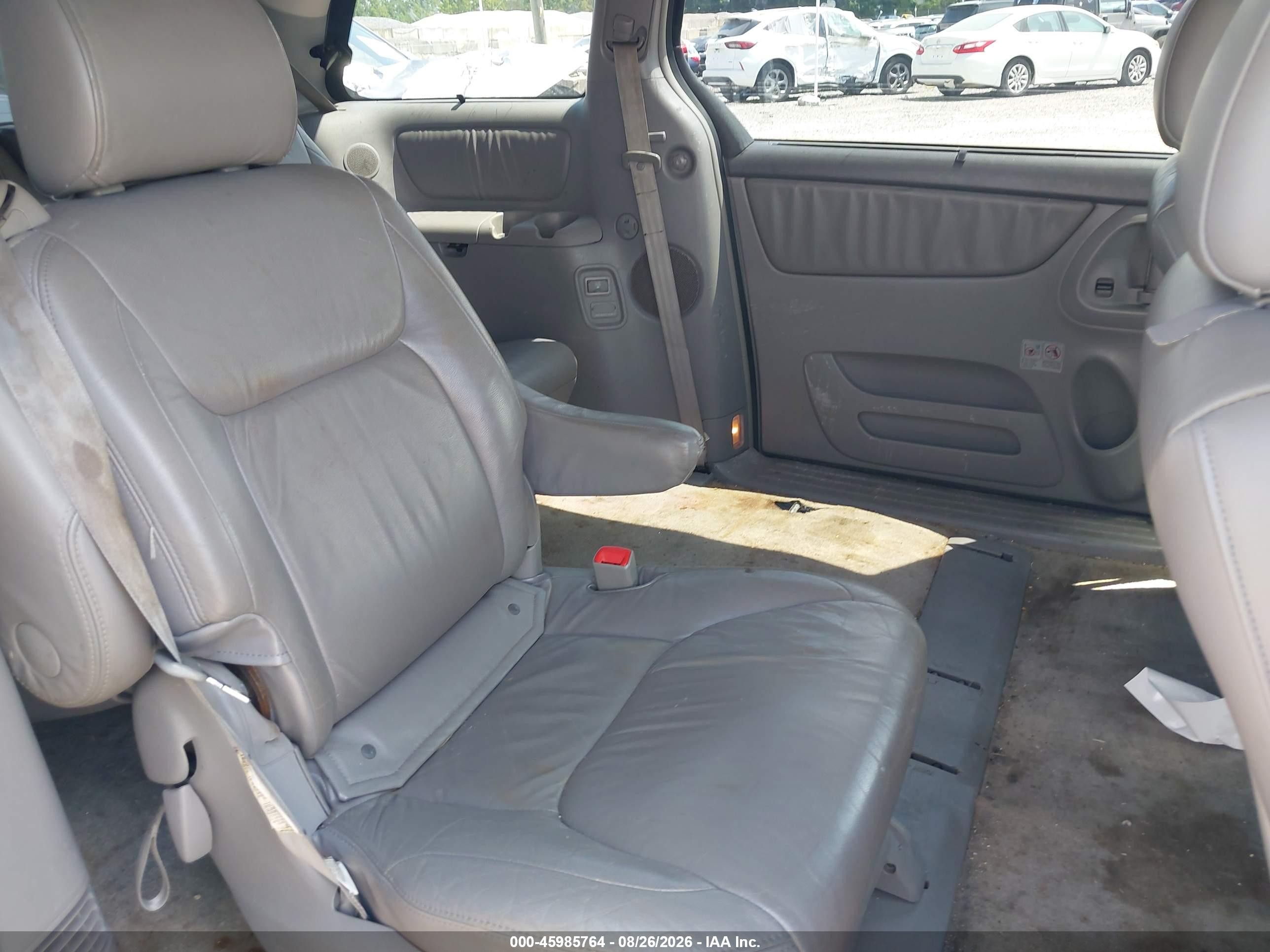 2007 Toyota Sienna Xle Limited Серебряный vin: 5TDBK22C97S001435