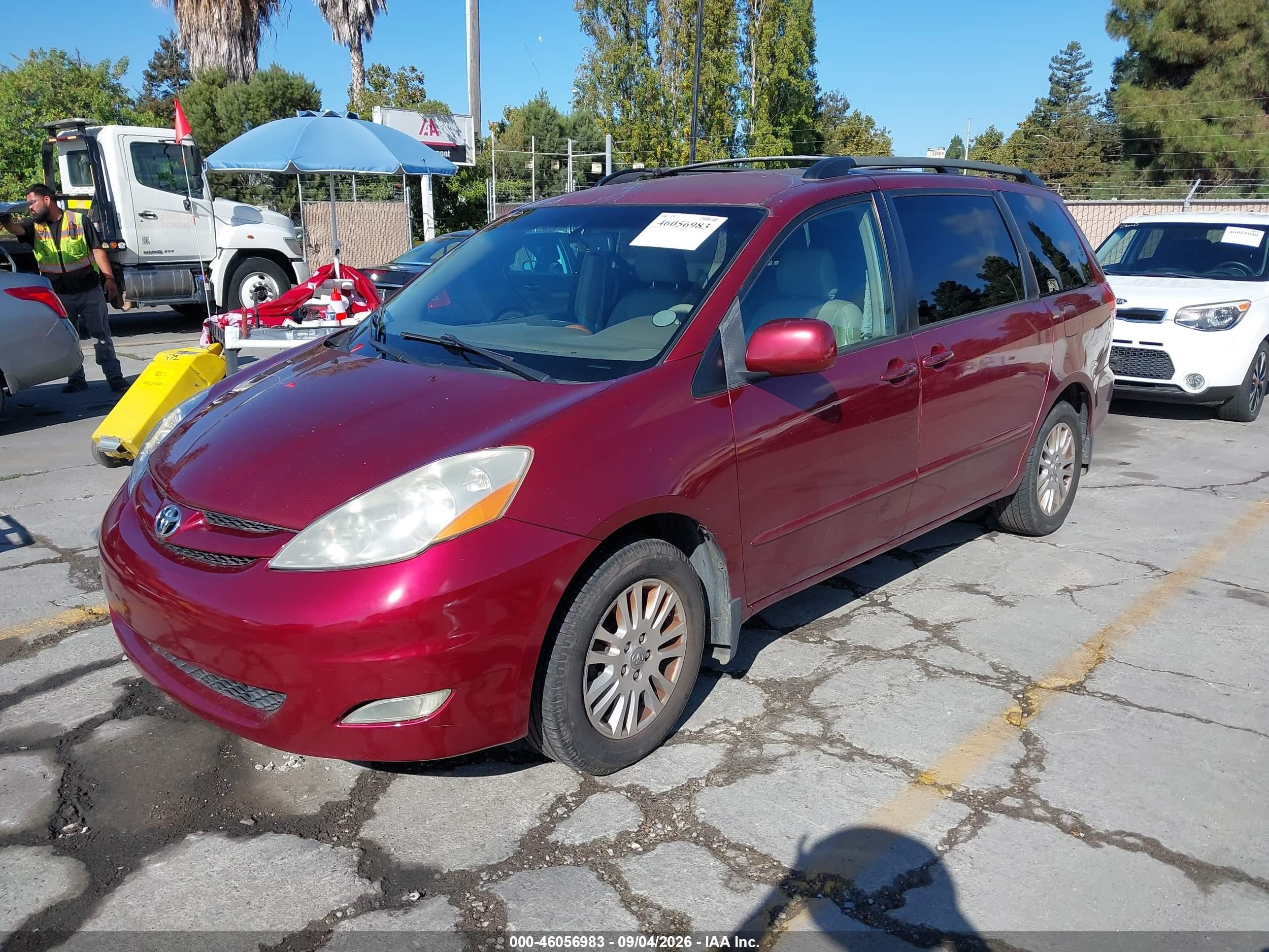 2007 Toyota Sienna Xle Burgundy vin: 5TDBK22C97S003511