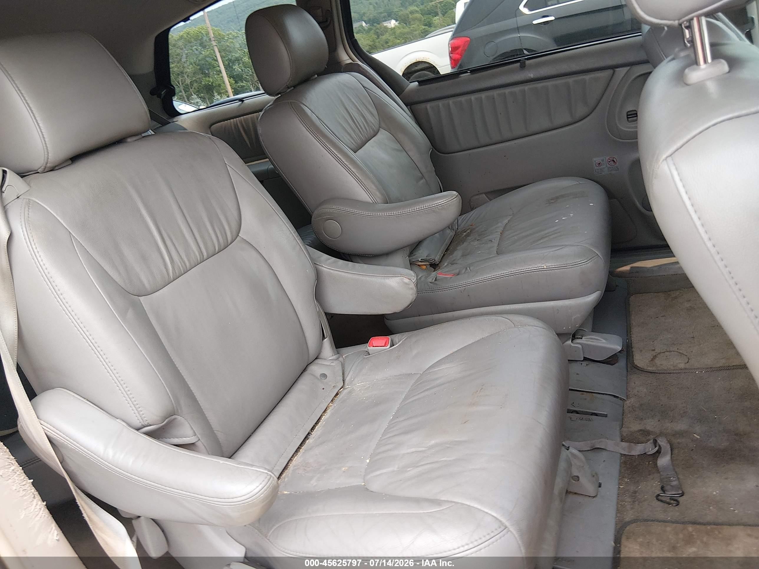 2008 Toyota Sienna Limited Blue vin: 5TDBK22C98S014946
