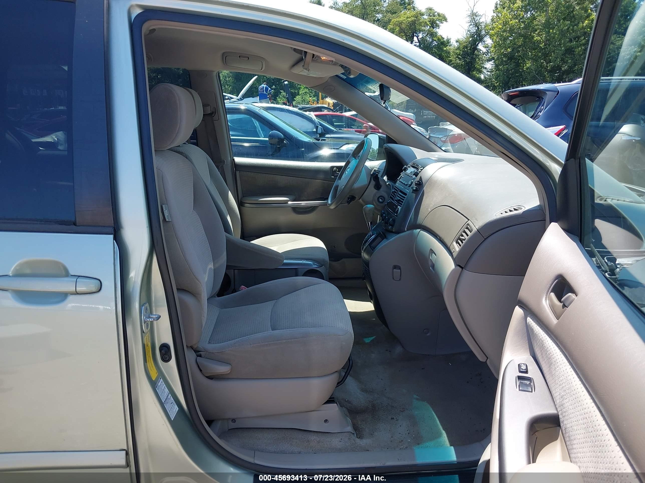 2007 Toyota Sienna Le Green vin: 5TDBK23C07S000723