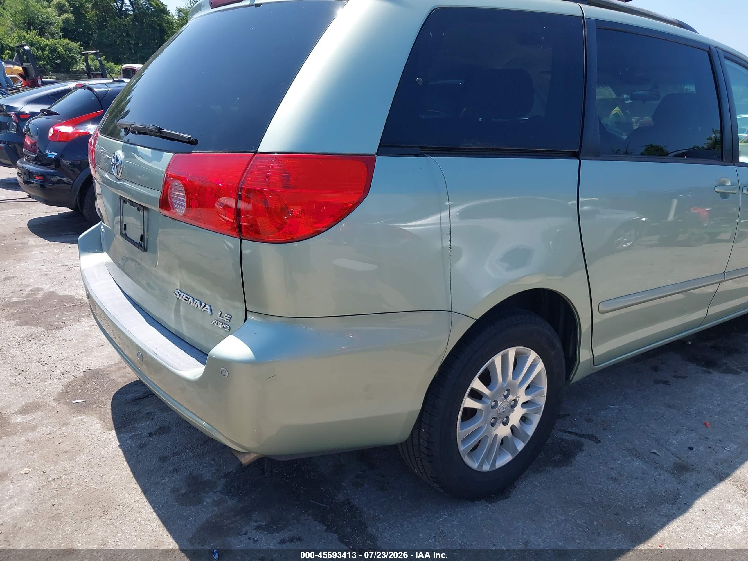 2007 Toyota Sienna Le Green vin: 5TDBK23C07S000723