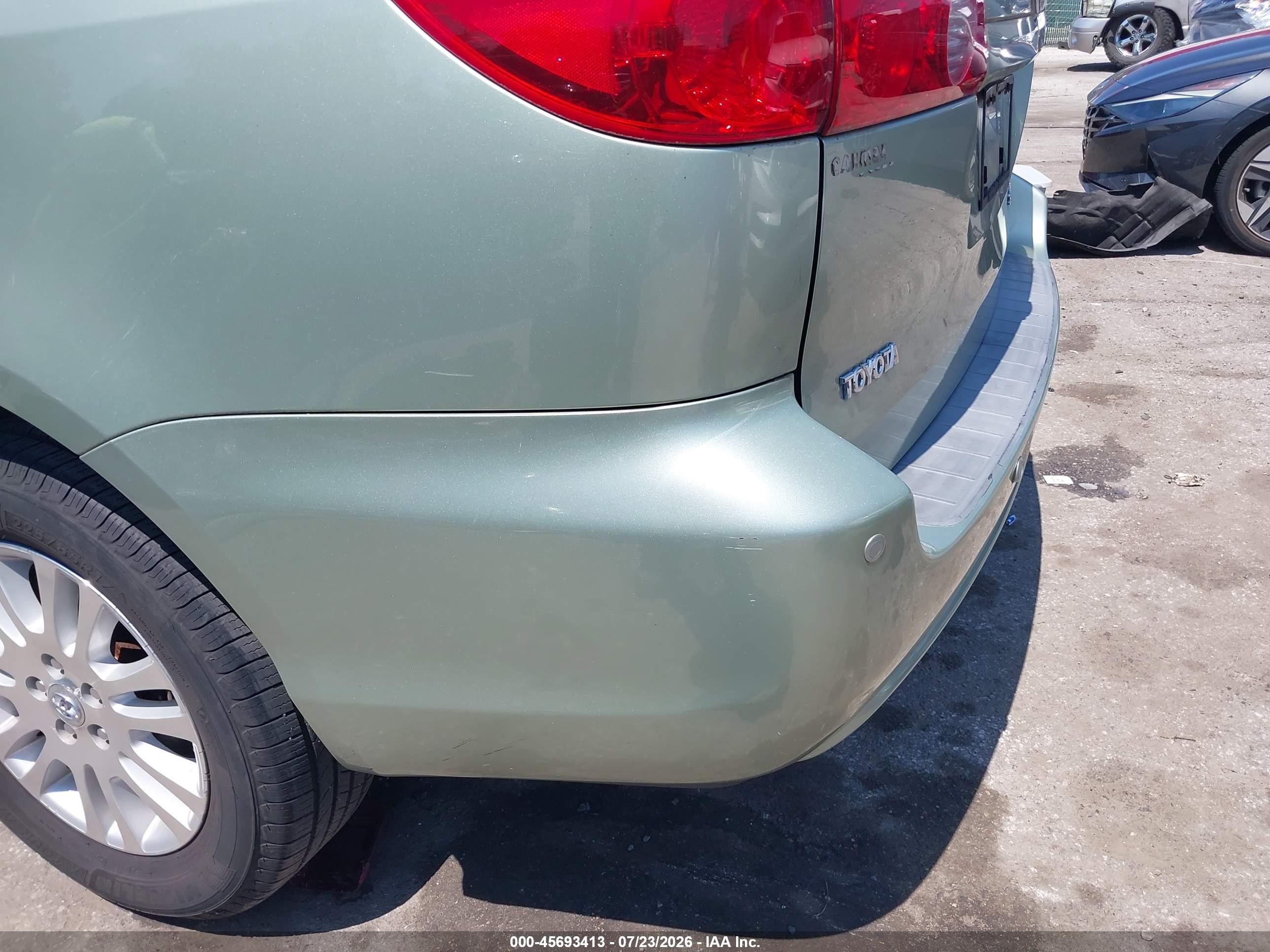 2007 Toyota Sienna Le Green vin: 5TDBK23C07S000723