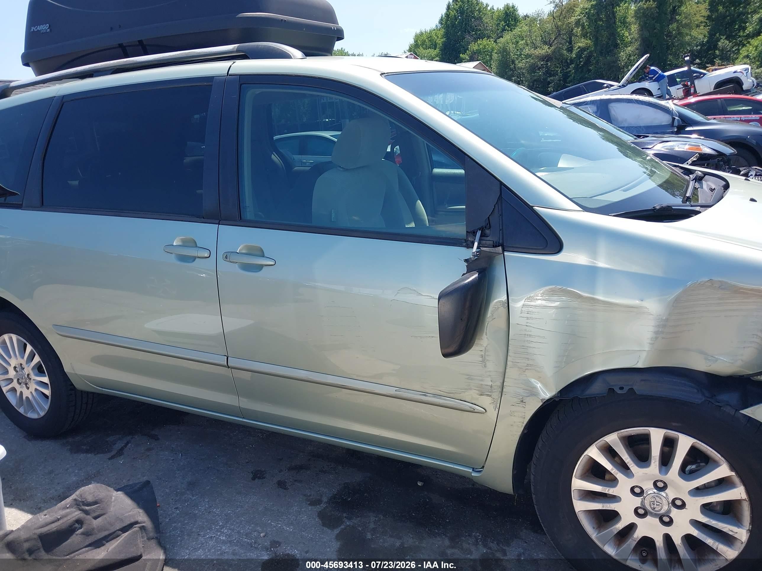 2007 Toyota Sienna Le Green vin: 5TDBK23C07S000723