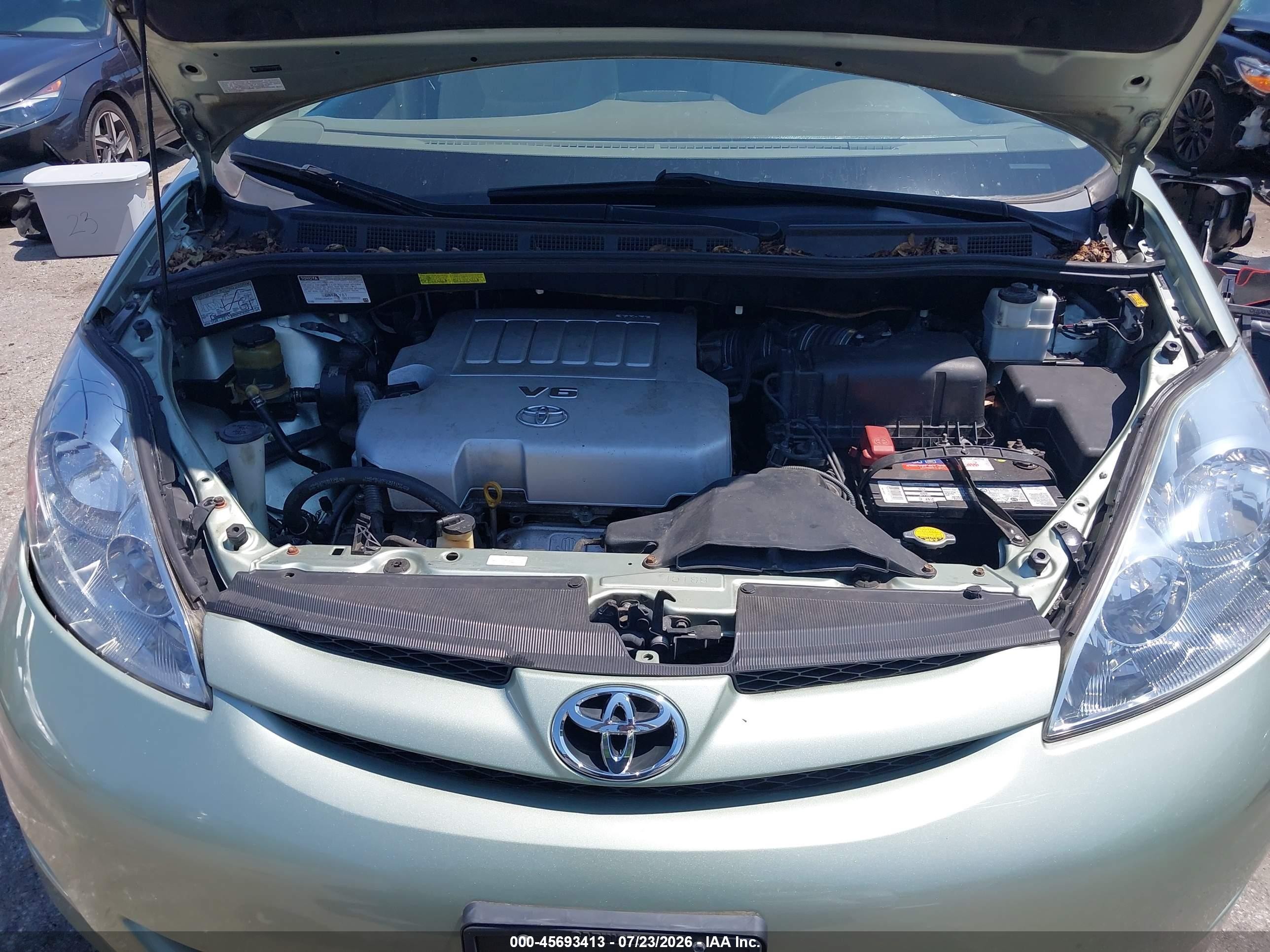 2007 Toyota Sienna Le Green vin: 5TDBK23C07S000723