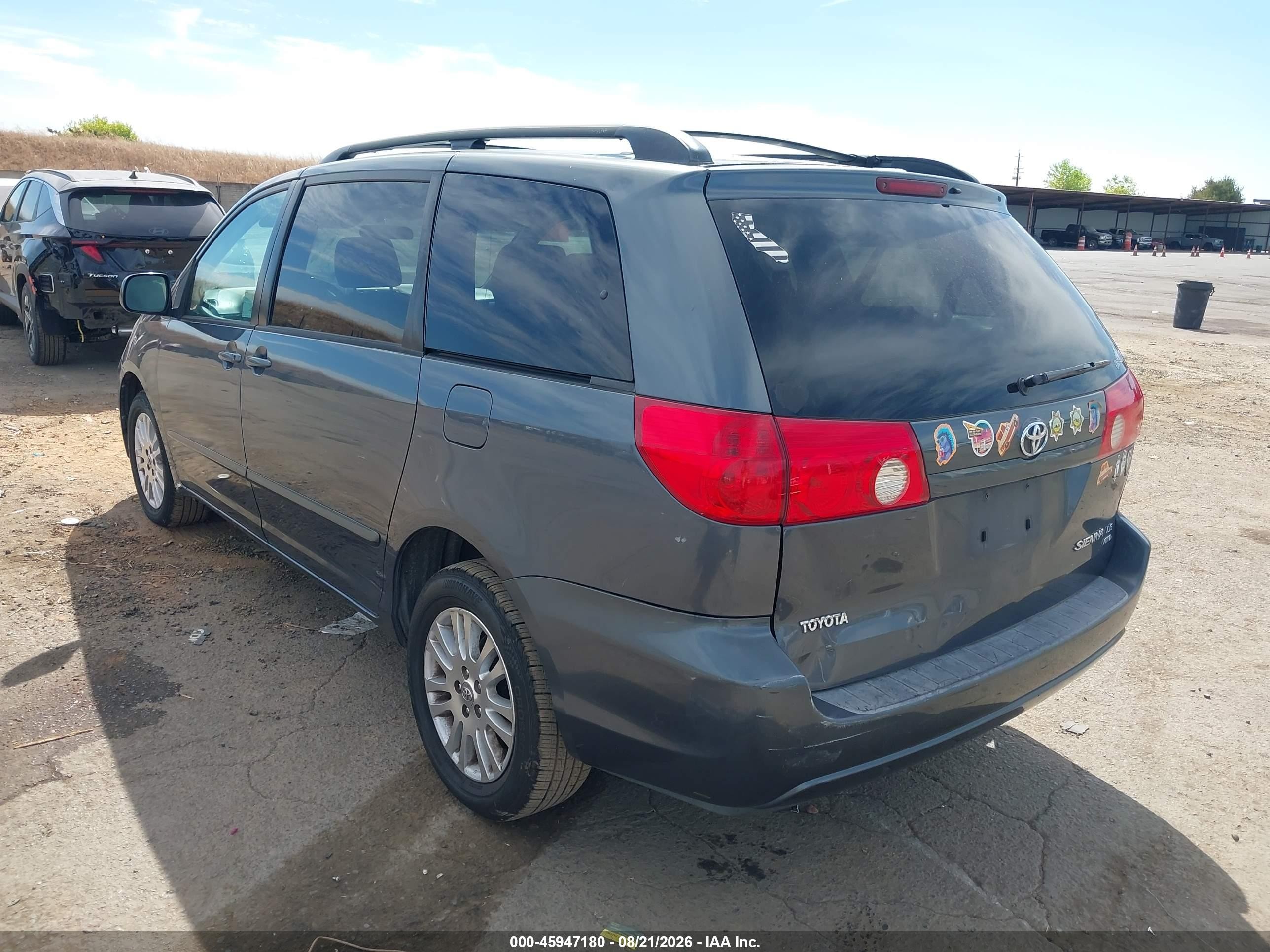 2007 Toyota Sienna Le Синий vin: 5TDBK23C07S002133