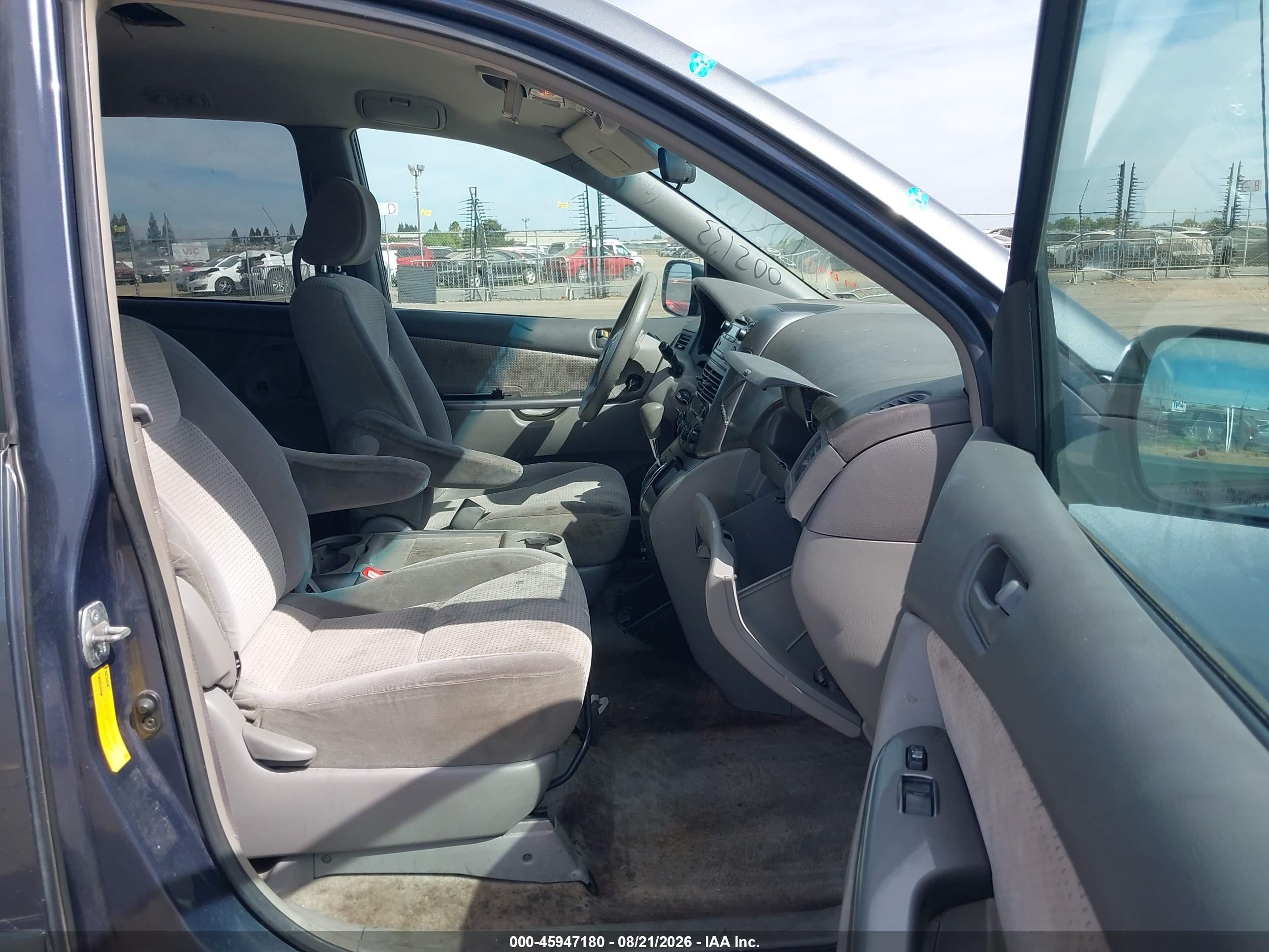 2007 Toyota Sienna Le Синий vin: 5TDBK23C07S002133
