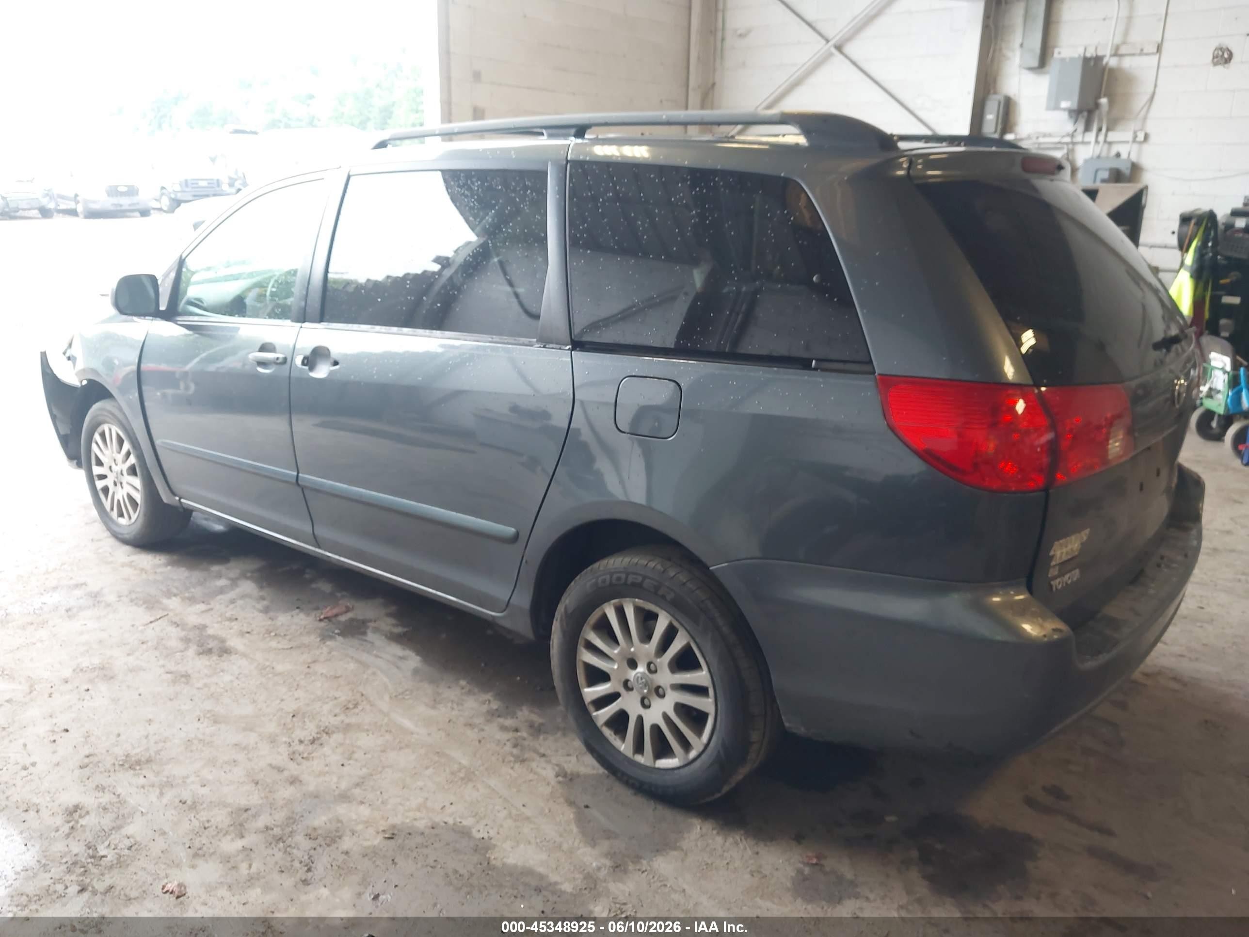 2008 Toyota Sienna Le Blue vin: 5TDBK23C08S011111
