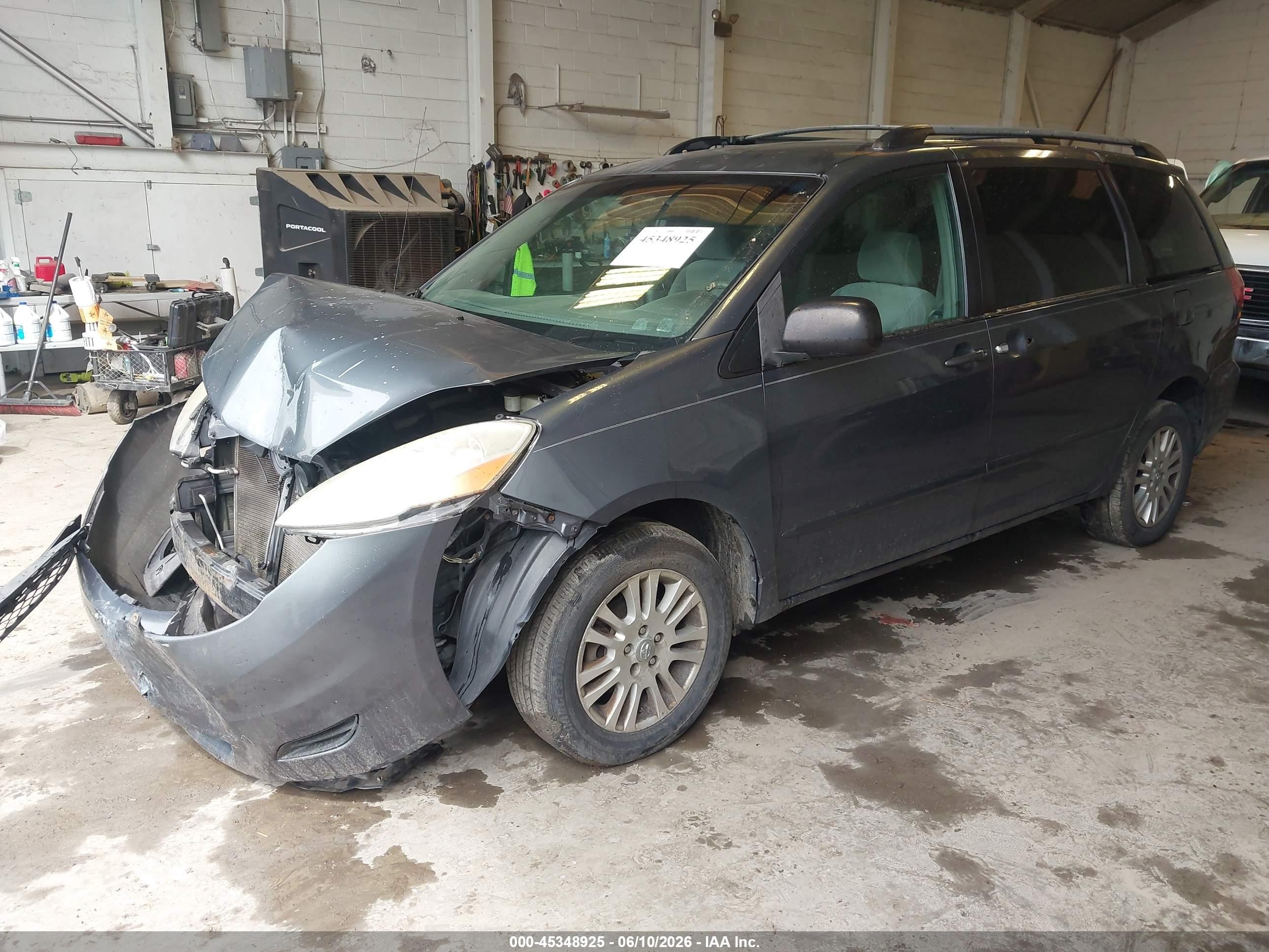 2008 Toyota Sienna Le Blue vin: 5TDBK23C08S011111