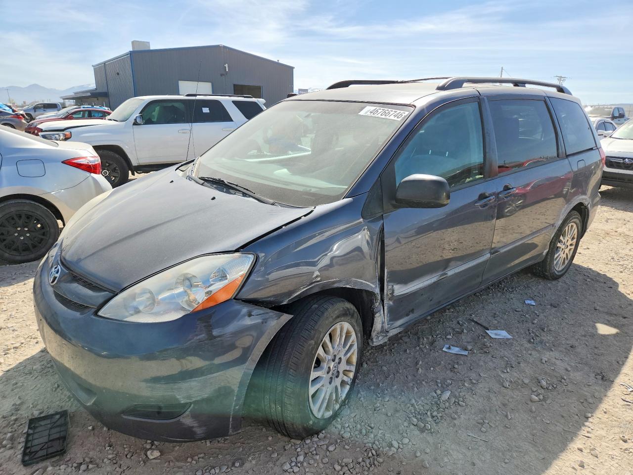 2008 Toyota Sienna Le 7-passenger Blue vin: 5TDBK23C08S013361