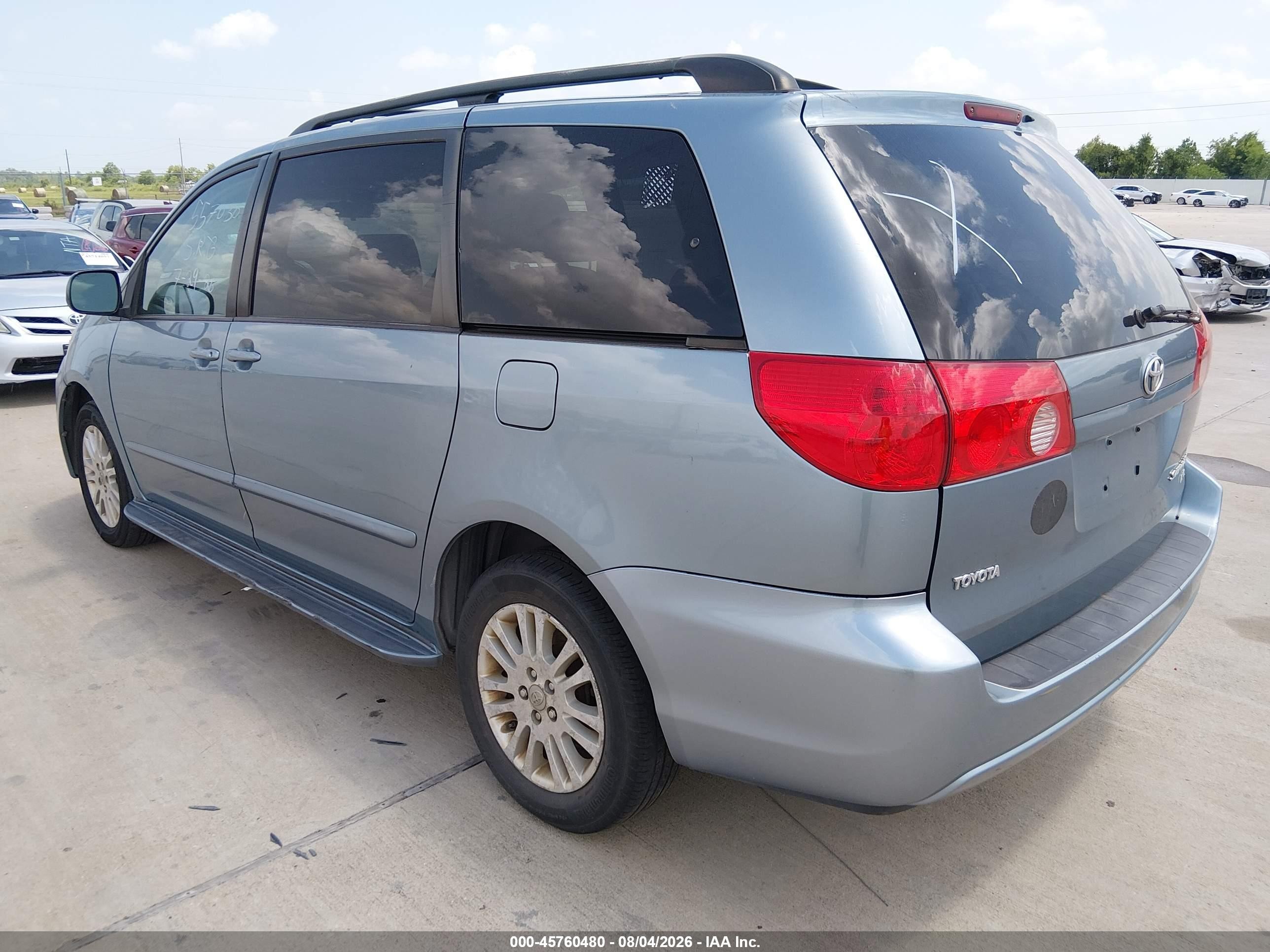 2007 Toyota Sienna Le Light Blue vin: 5TDBK23C37S004622