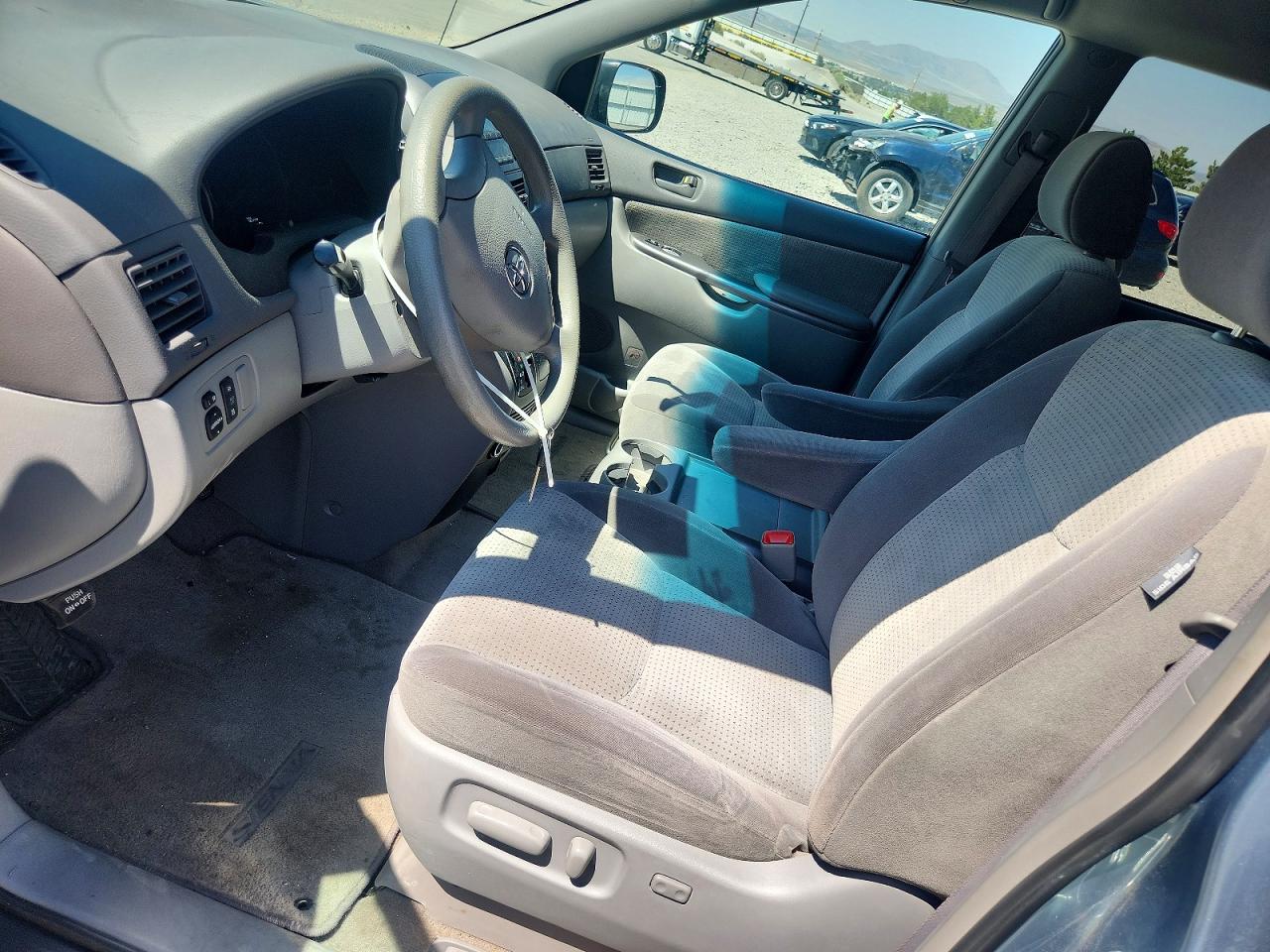 2008 Toyota Sienna Le Blue vin: 5TDBK23C38S016514