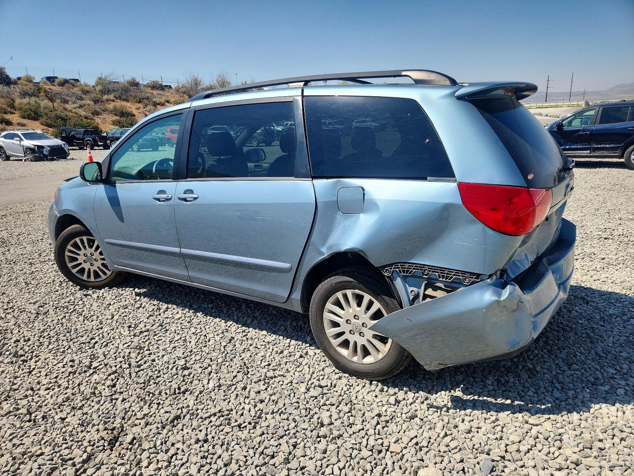 2008 Toyota Sienna Le Blue vin: 5TDBK23C38S016514