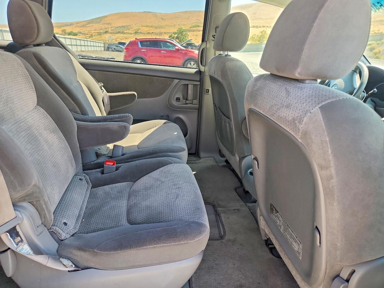 2008 Toyota Sienna Le Blue vin: 5TDBK23C38S016514