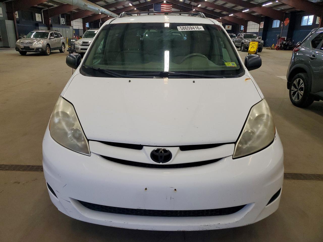 2007 Toyota Sienna Le Белый vin: 5TDBK23C47S003012