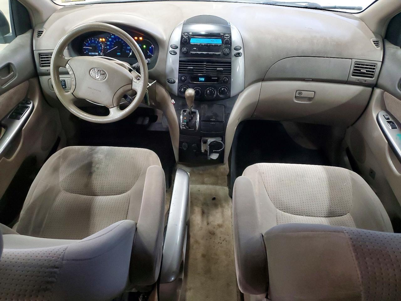 2007 Toyota Sienna Le Белый vin: 5TDBK23C47S003012