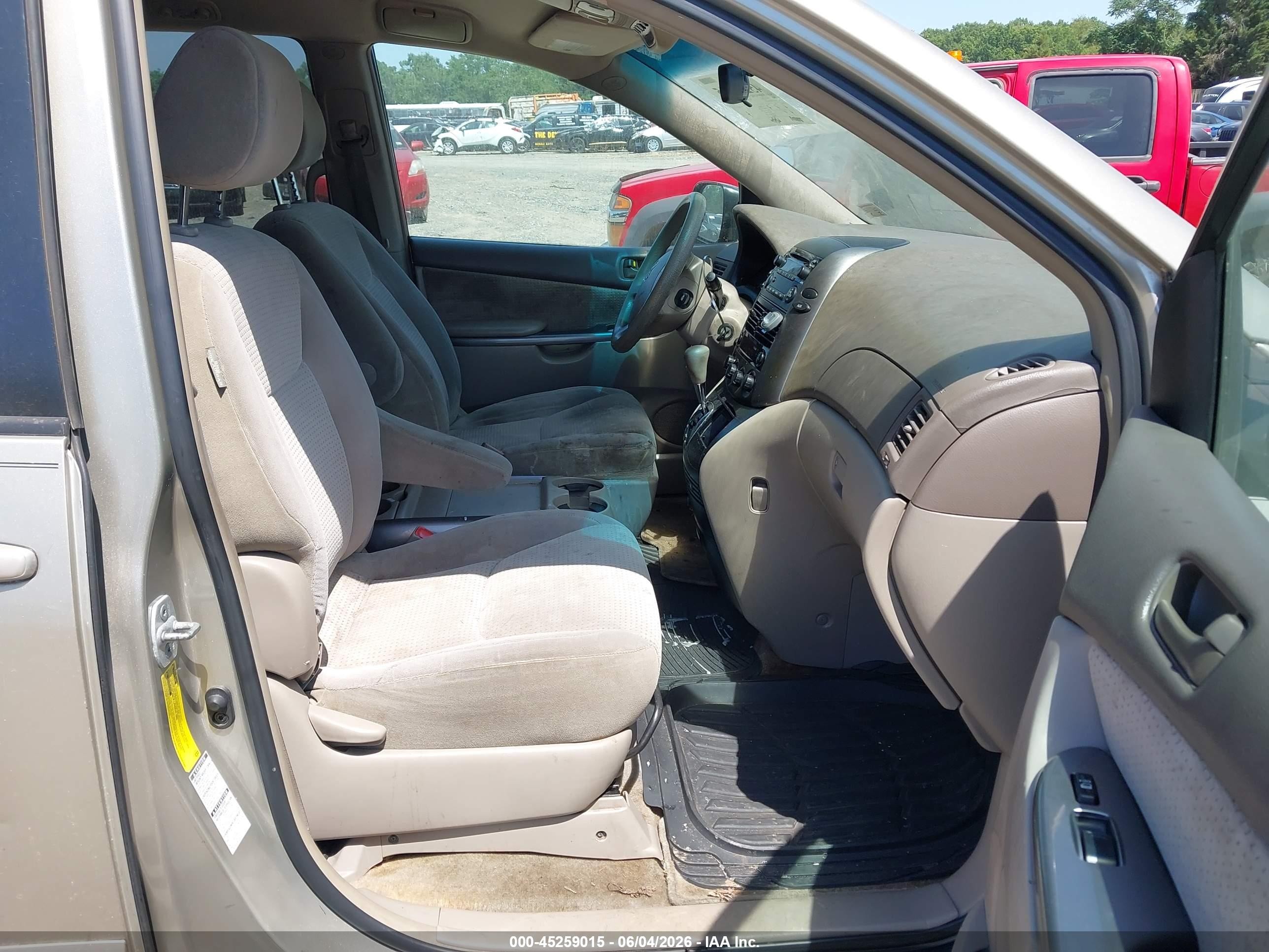 2008 Toyota Sienna Le Gold vin: 5TDBK23C48S010138