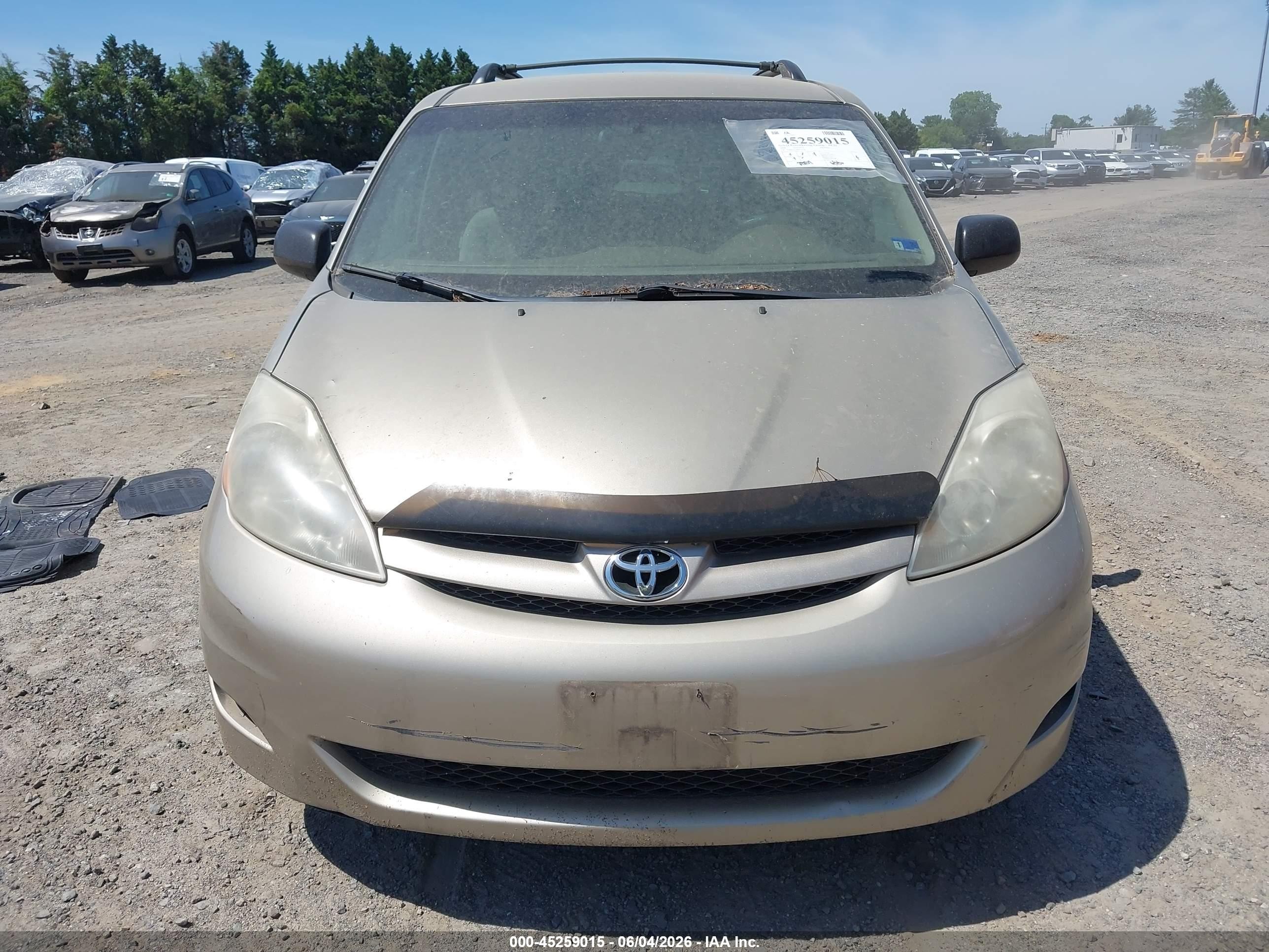 2008 Toyota Sienna Le Gold vin: 5TDBK23C48S010138